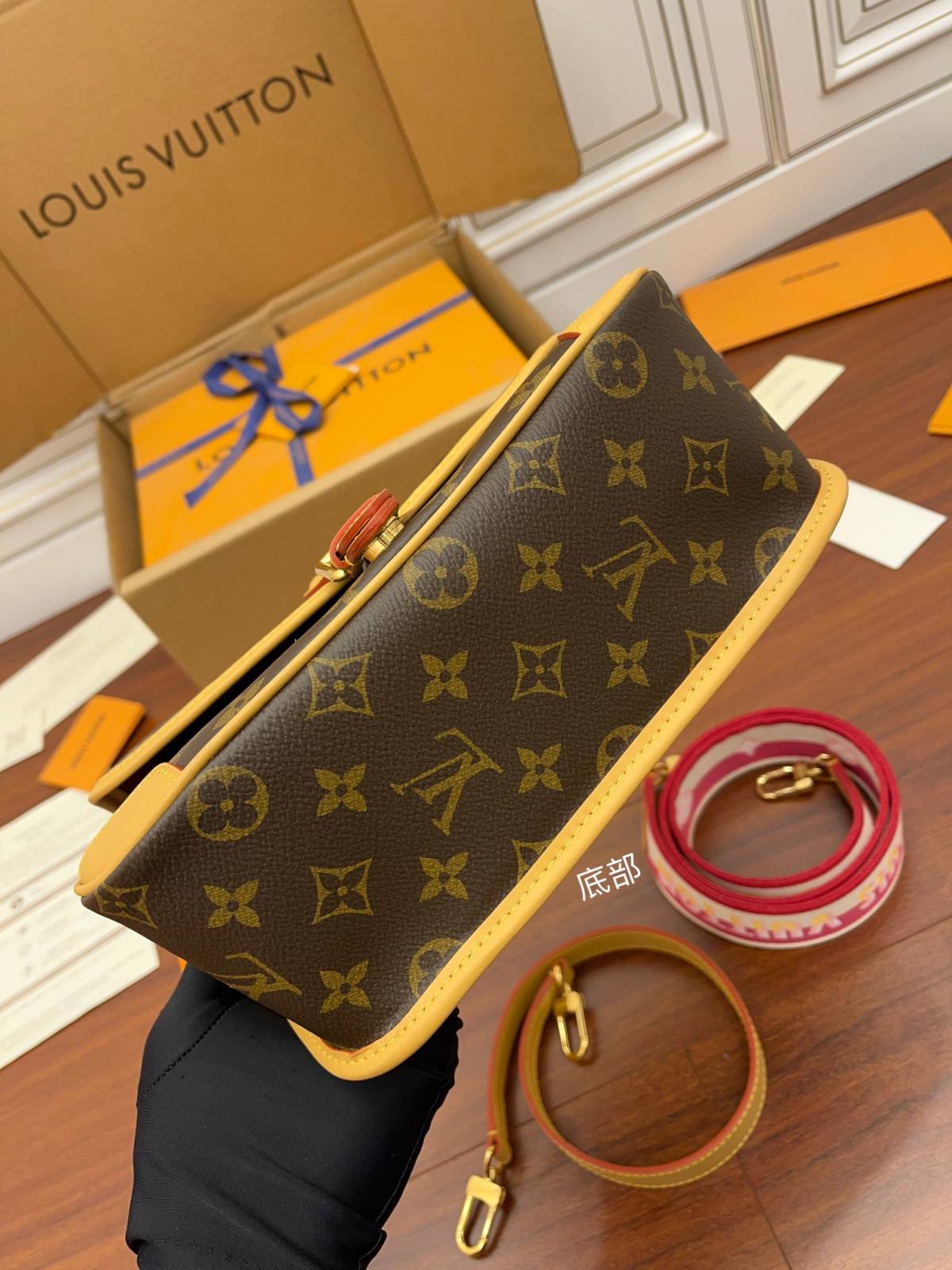 Ellebag Factory’s Replication Techniques for Louis Vuitton DIANE Handbag (M46049) Magenta-Best Quality Fake Louis Vuitton Bag Online Store, Replica designer bag ru