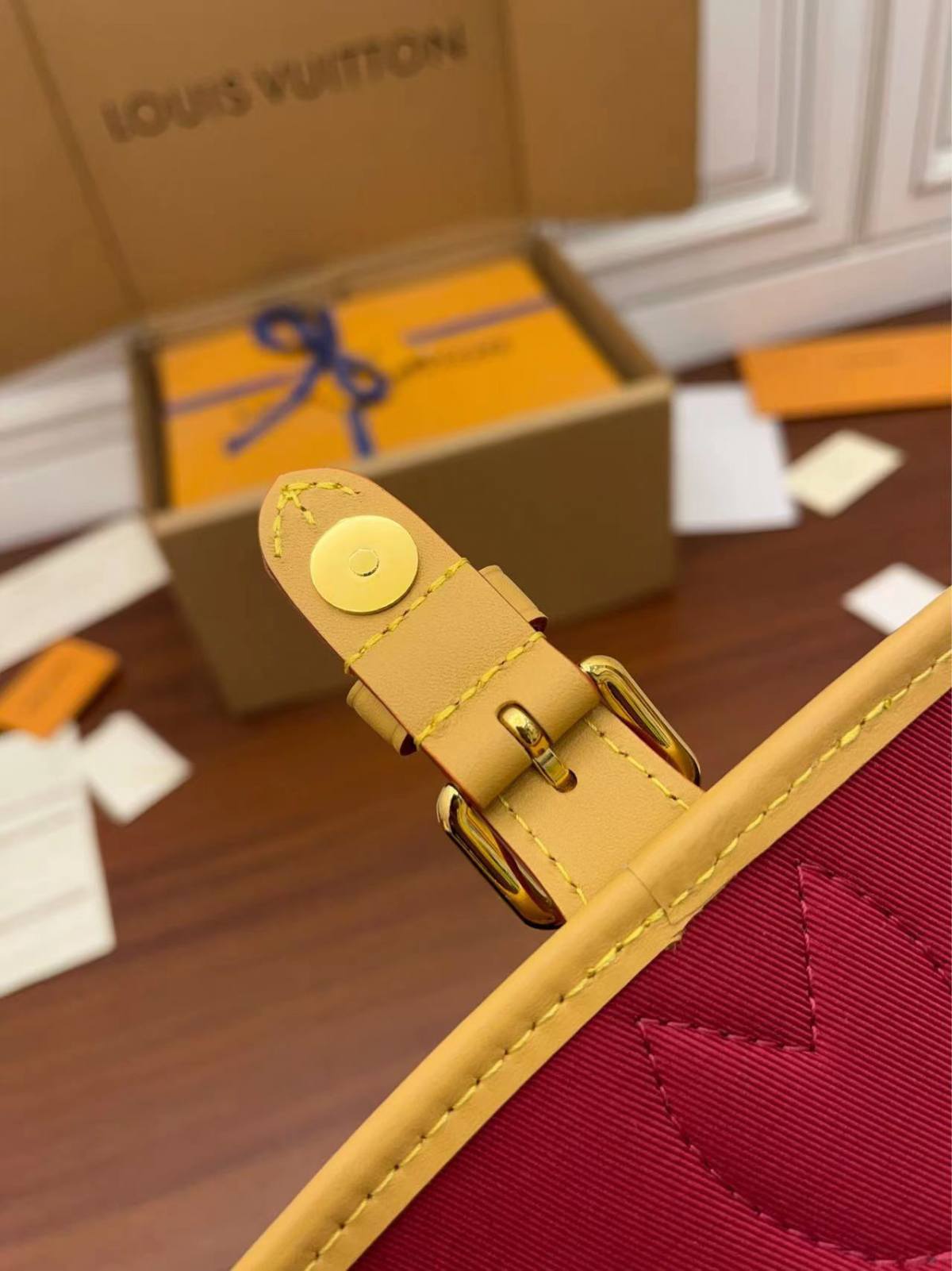 Ellebag Factory’s Replication Techniques for Louis Vuitton DIANE Handbag (M46049) Magenta-最高品質の偽のルイヴィトンバッグオンラインストア、レプリカデザイナーバッグru