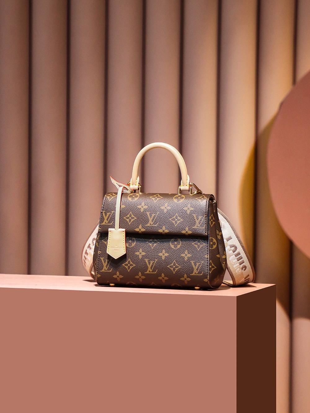 Ellebag Factory’s Replication Techniques for Louis Vuitton Cluny Mini Handbag (M46055)-Beste Qualität gefälschte Louis Vuitton-Taschen Online-Shop, Replik-Designer-Tasche ru