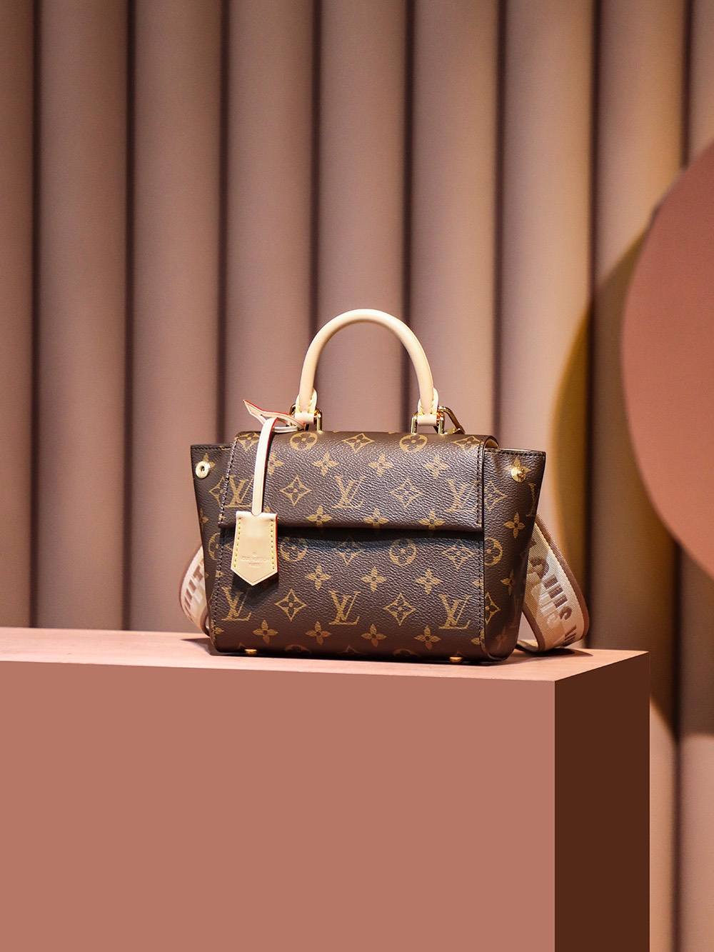 Ellebag Factory’s Replication Techniques for Louis Vuitton Cluny Mini Handbag (M46055)-Labākās kvalitātes viltotās Louis Vuitton somas tiešsaistes veikals, dizaineru somas kopija ru