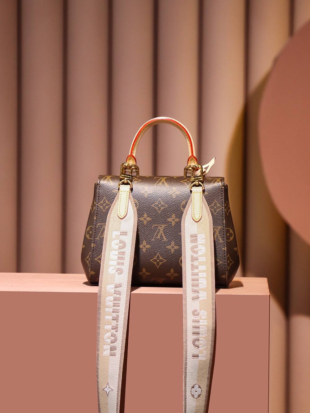 Ellebag Factory’s Replication Techniques for Louis Vuitton Cluny Mini Handbag (M46055)-Labākās kvalitātes viltotās Louis Vuitton somas tiešsaistes veikals, dizaineru somas kopija ru