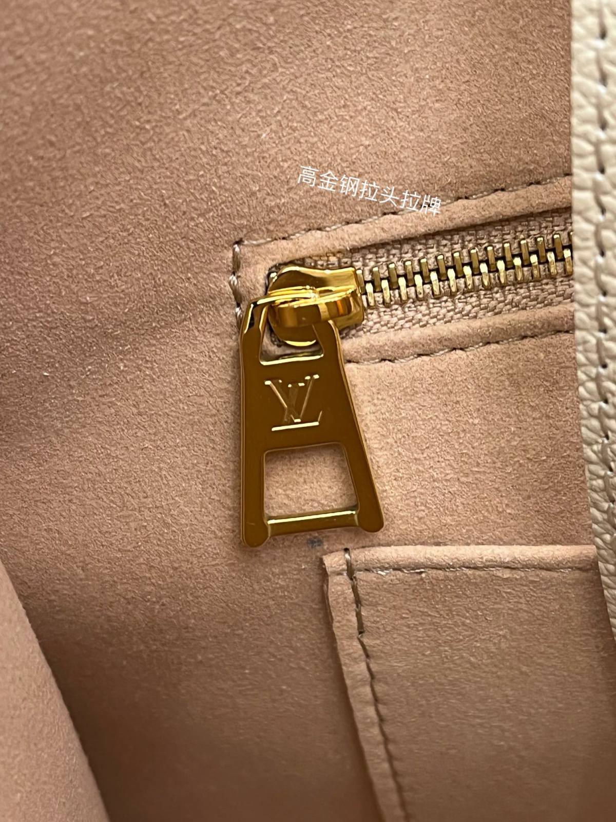 Ellebag Factory’s Replication Techniques for Louis Vuitton Onthego Medium Handbag (M46060) in Green-Best Quality Fake Louis Vuitton Bag Online Store, Replica designer bag ru