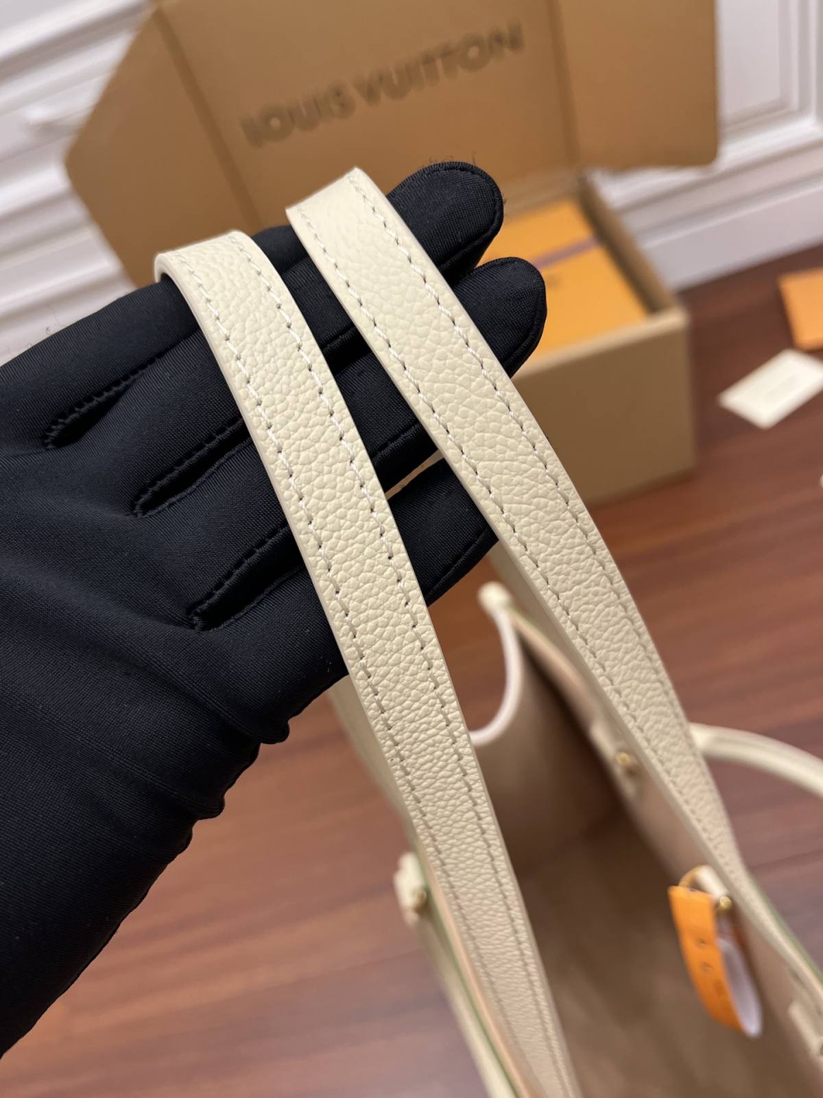 Ellebag Factory’s Replication Techniques for Louis Vuitton Onthego Medium Handbag (M46060) in Green-最高品質の偽のルイヴィトンバッグオンラインストア、レプリカデザイナーバッグru