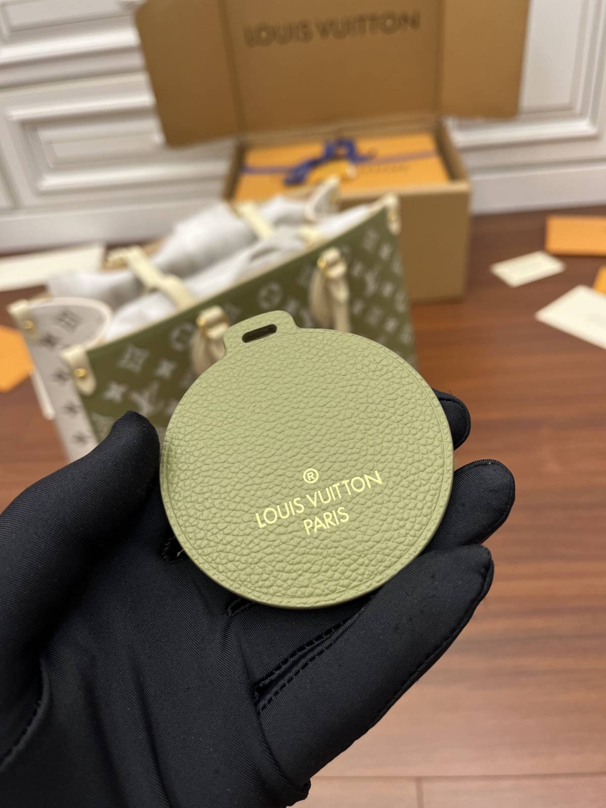 Ellebag Factory’s Replication Techniques for Louis Vuitton Onthego Medium Handbag (M46060) in Green-Paras laatu väärennetty Louis Vuitton laukku verkkokauppa, replika suunnittelija laukku ru