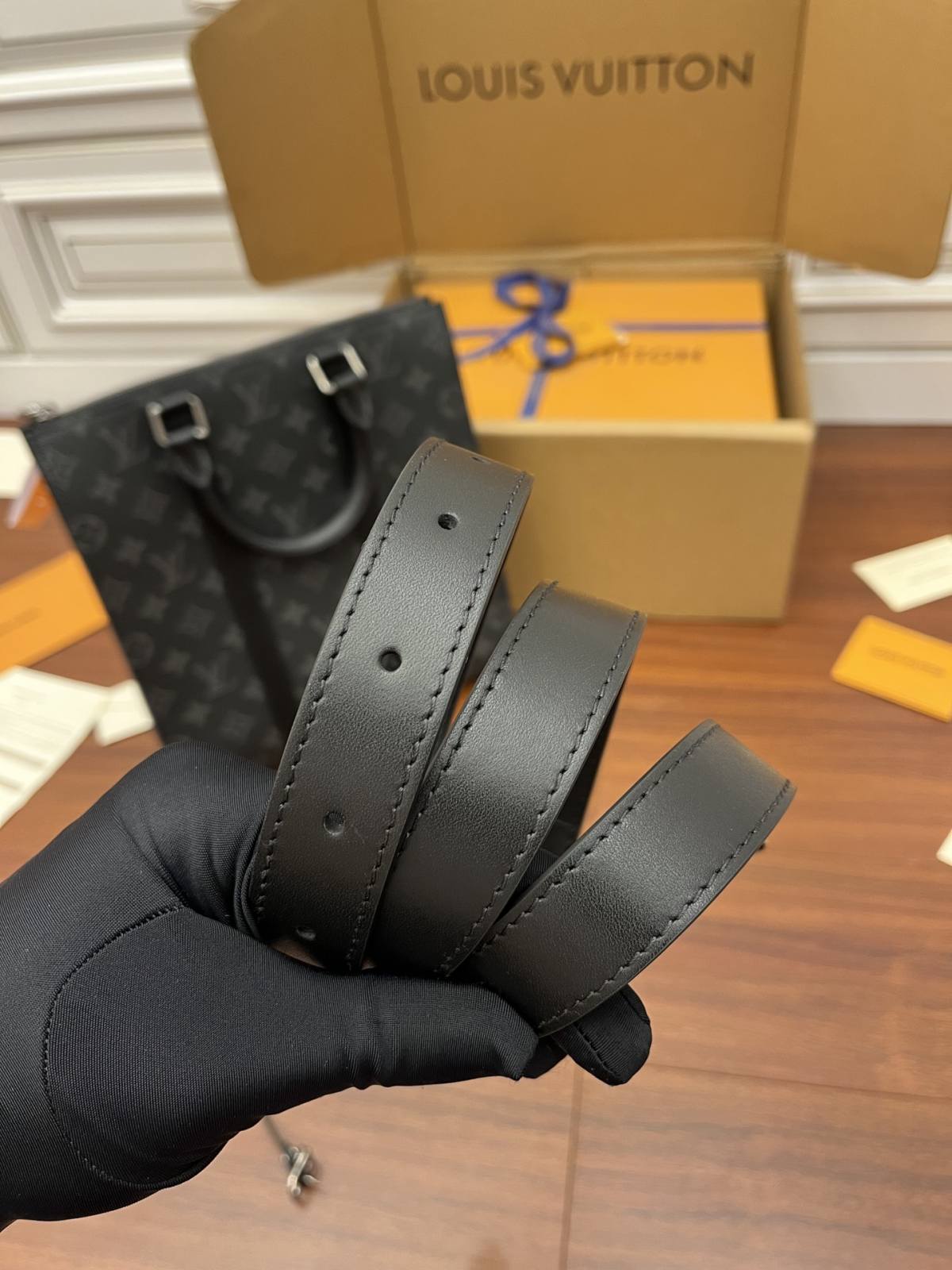 Ellebag Factory’s Replication Techniques for Louis Vuitton M46098 Sac Plat Cross Handbag-Negoziu in linea di borse Louis Vuitton falsi di migliore qualità, borsa di design di replica ru