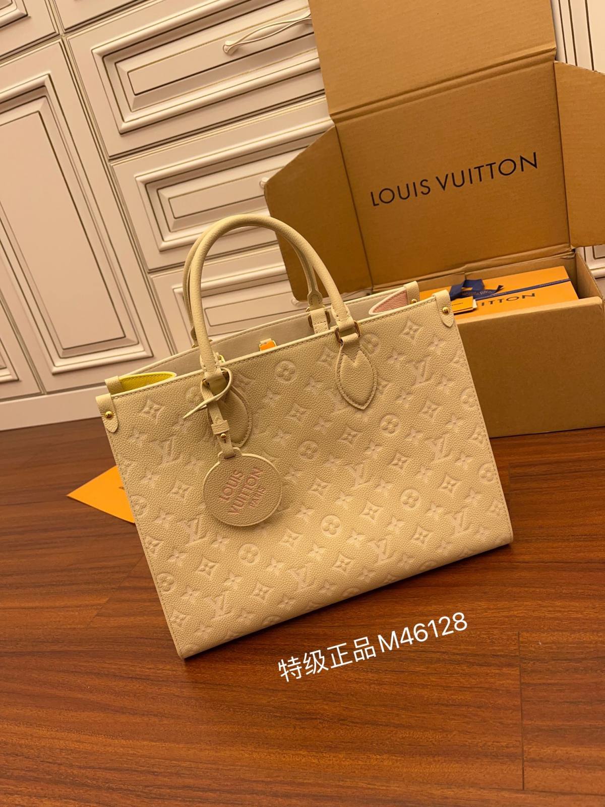 Ellebag Factory Replication Techniques for Louis Vuitton ONTHEGO Medium Handbag (M46128) Pink-Best Quality Fake Louis Vuitton Bag Online Store, Replica designer bag ru