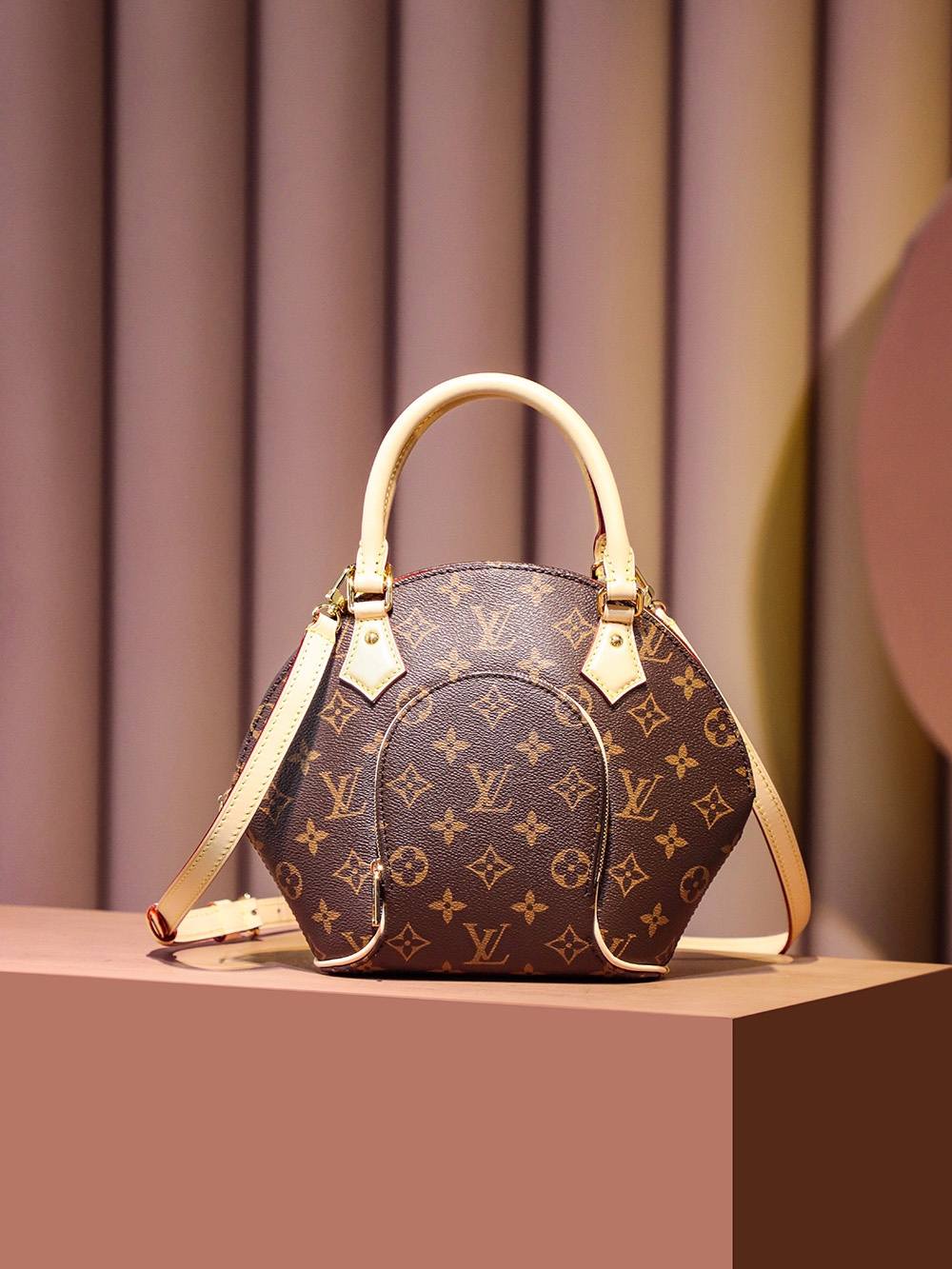 Ellebag Factory Replication Techniques for Louis Vuitton Ellipse Small Handbag (M46196)-Шилдэг чанарын хуурамч Louis Vuitton цүнх онлайн дэлгүүр, Replica дизайнер цүнх ru