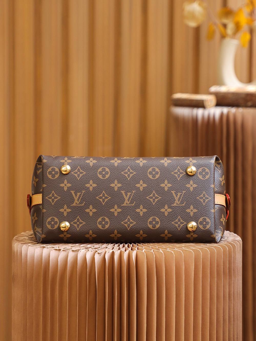 Ellebag Factory Replication Techniques for Louis Vuitton Carryall Small Handbag M46203-Best Quality Fake Louis Vuitton Bag Online Store, Replica designer bag ru