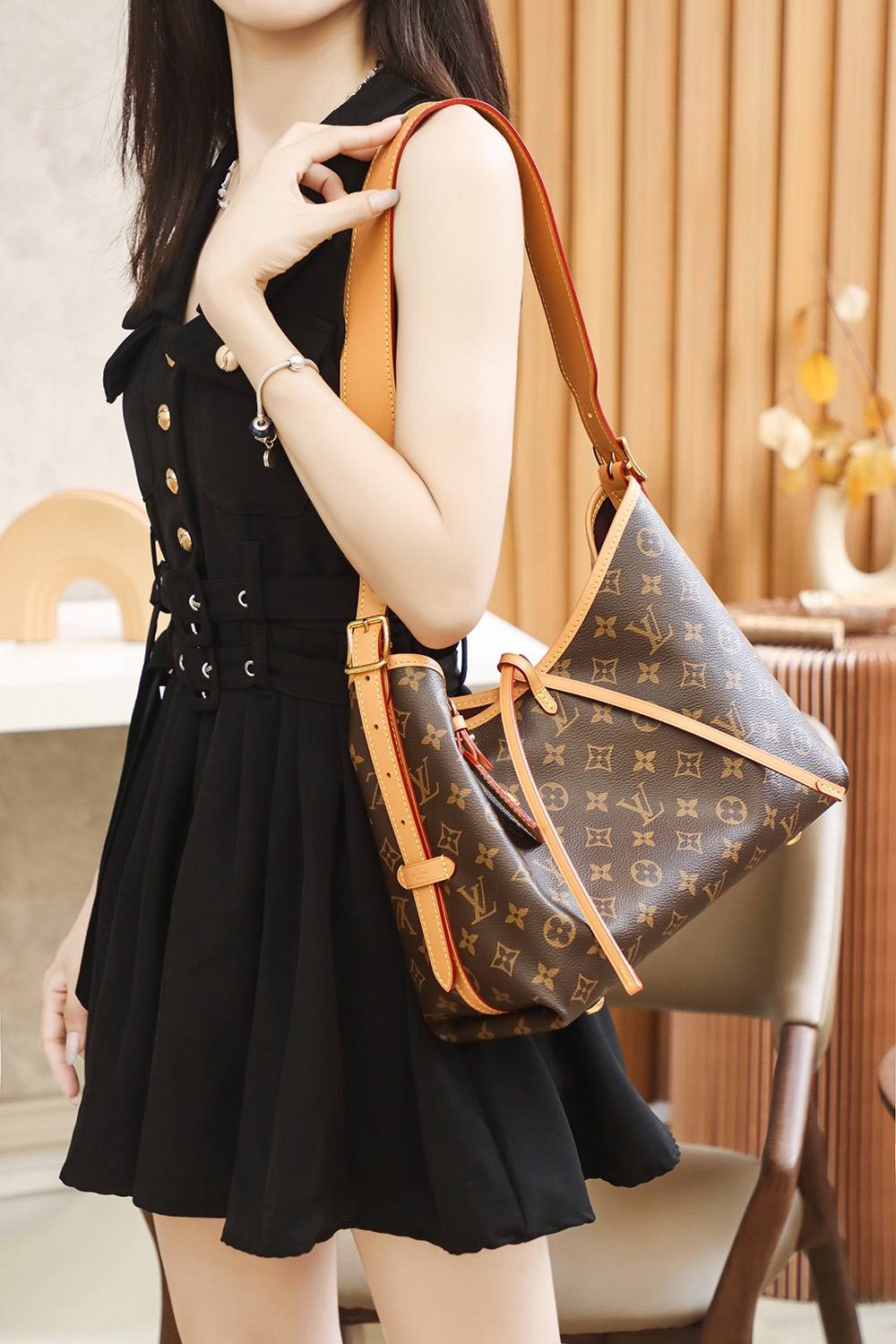 Ellebag Factory Replication Techniques for Louis Vuitton Carryall Small Handbag M46203-Best Quality Fake Louis Vuitton Bag Online Store, Replica designer bag ru