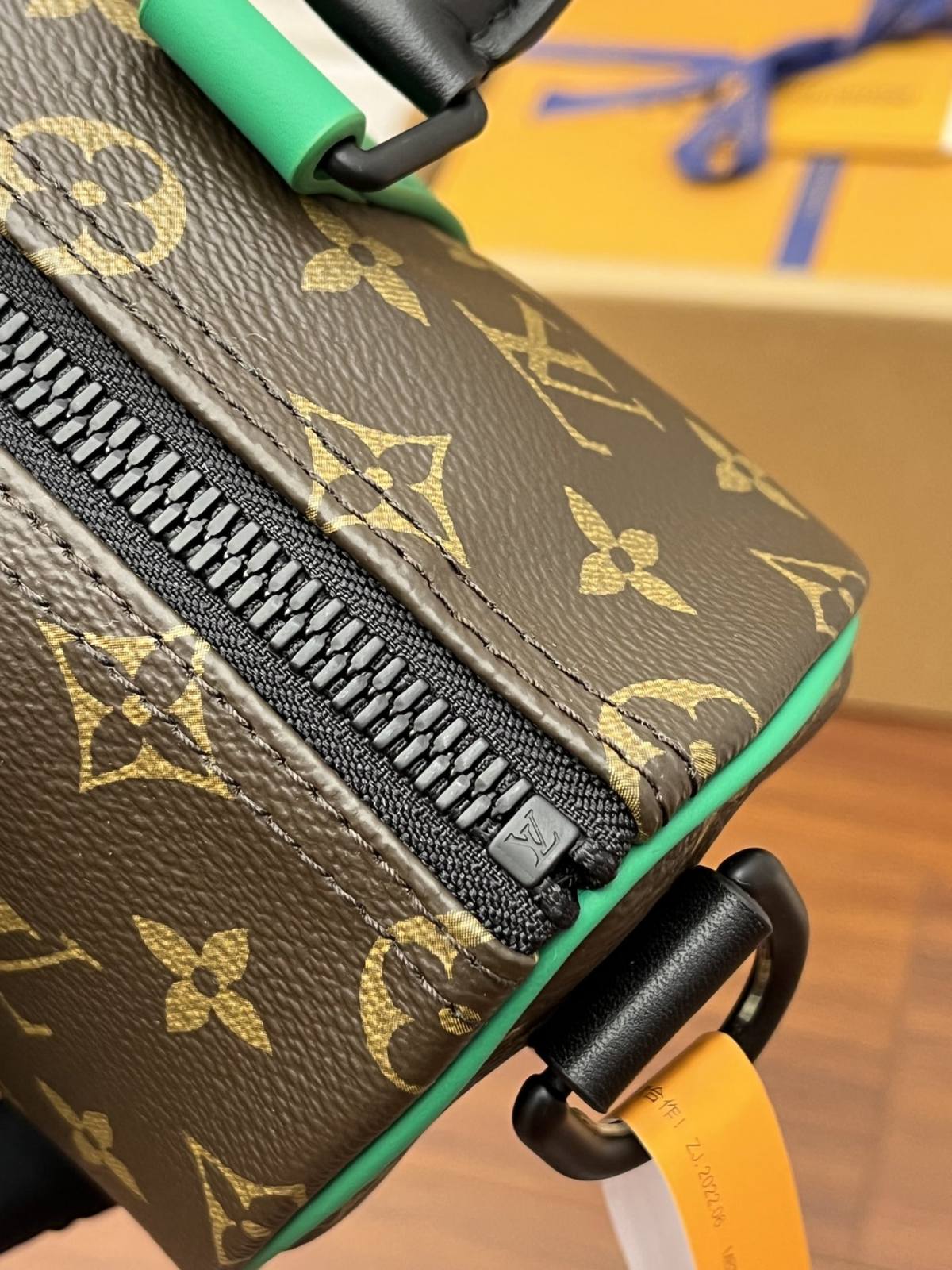 Ellebag Factory Replication Techniques for Louis Vuitton KEEPALL BANDOULIÈRE 25 Handbag (M46249) – Green-Bästa kvalitet Fake Louis Vuitton Bag Online Store, Replica designer bag ru