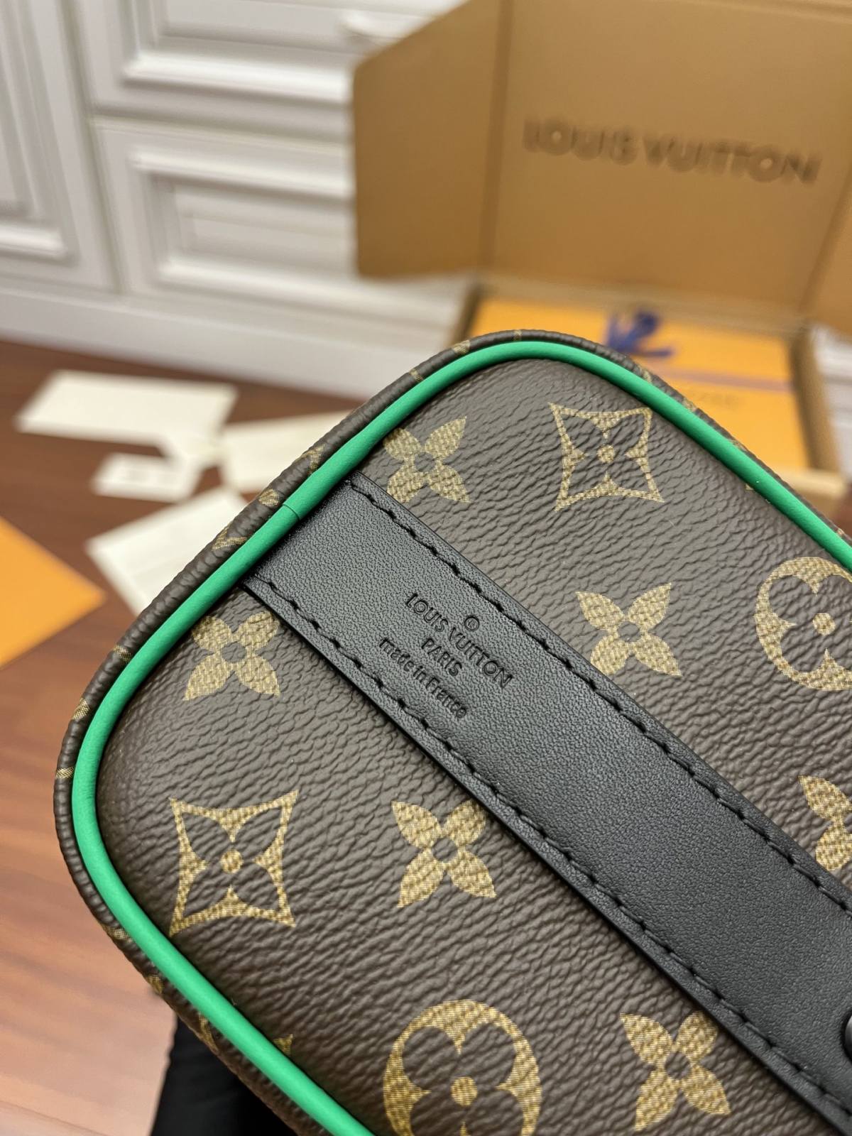 Ellebag Factory Replication Techniques for Louis Vuitton KEEPALL BANDOULIÈRE 25 Handbag (M46249) – Green-Bästa kvalitet Fake Louis Vuitton Bag Online Store, Replica designer bag ru