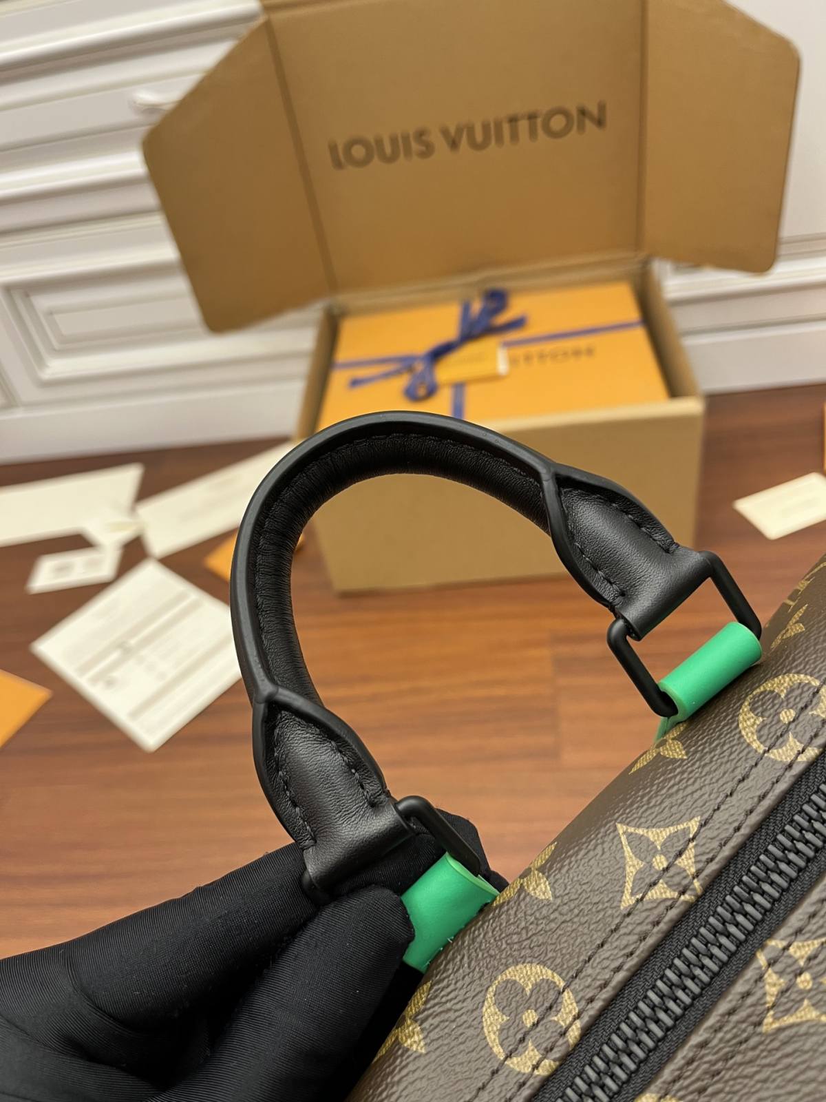 Ellebag Factory Replication Techniques for Louis Vuitton KEEPALL BANDOULIÈRE 25 Handbag (M46249) – Green-Tayada ugu Fiican ee Louis Vuitton Boorsada Online Store, Bac naqshadeeye nuqul ah