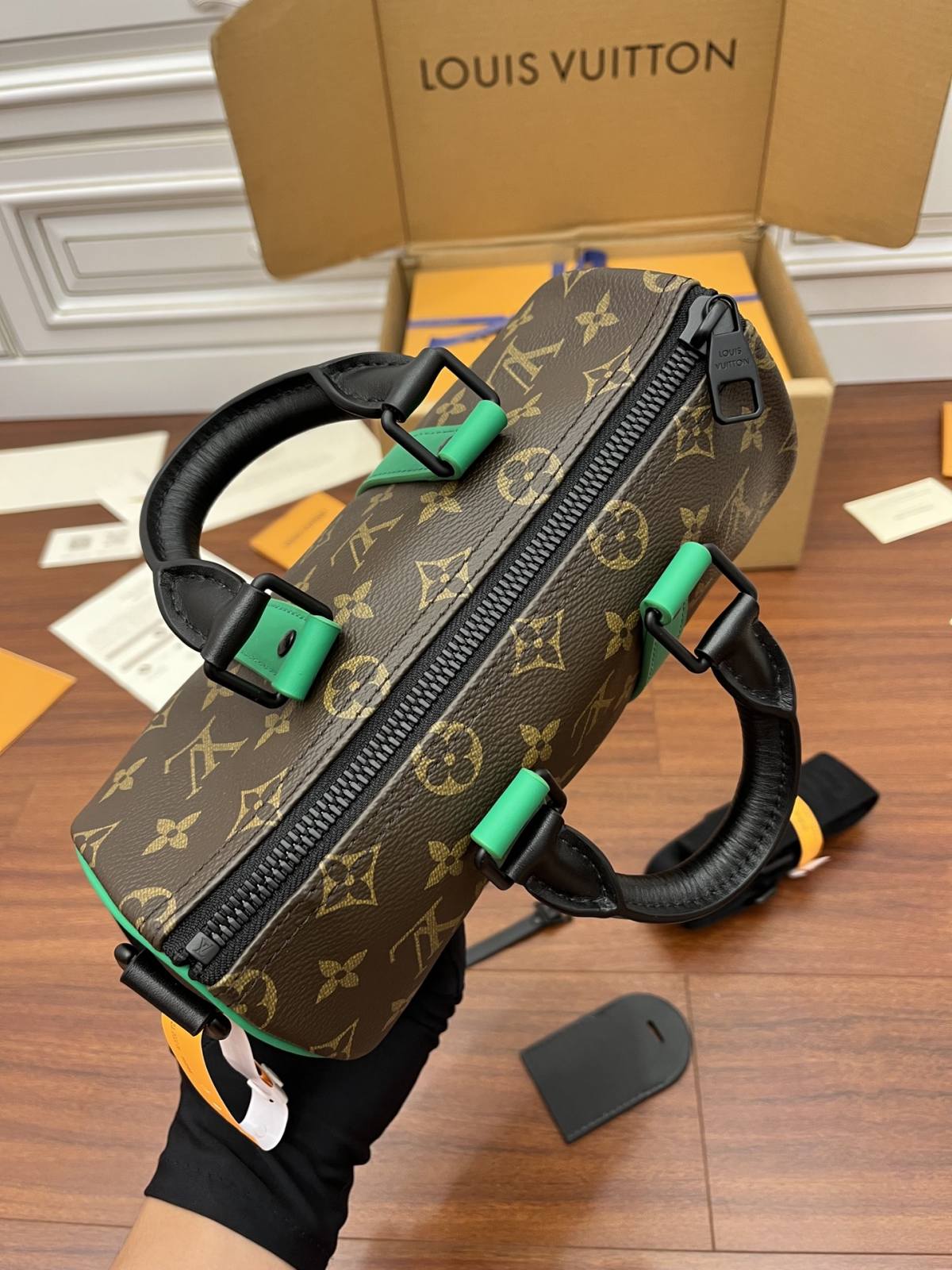 Ellebag Factory Replication Techniques for Louis Vuitton KEEPALL BANDOULIÈRE 25 Handbag (M46249) – Green-Best Quality Fake Louis Vuitton Bag Online Store, Replica designer bag ru