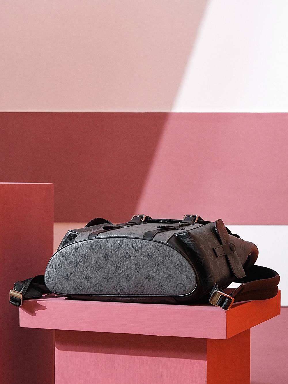 Ellebag Factory Replication Techniques for Louis Vuitton Christopher Small Backpack (M46331)-Loja online de bolsa Louis Vuitton falsa de melhor qualidade, bolsa de designer de réplica ru