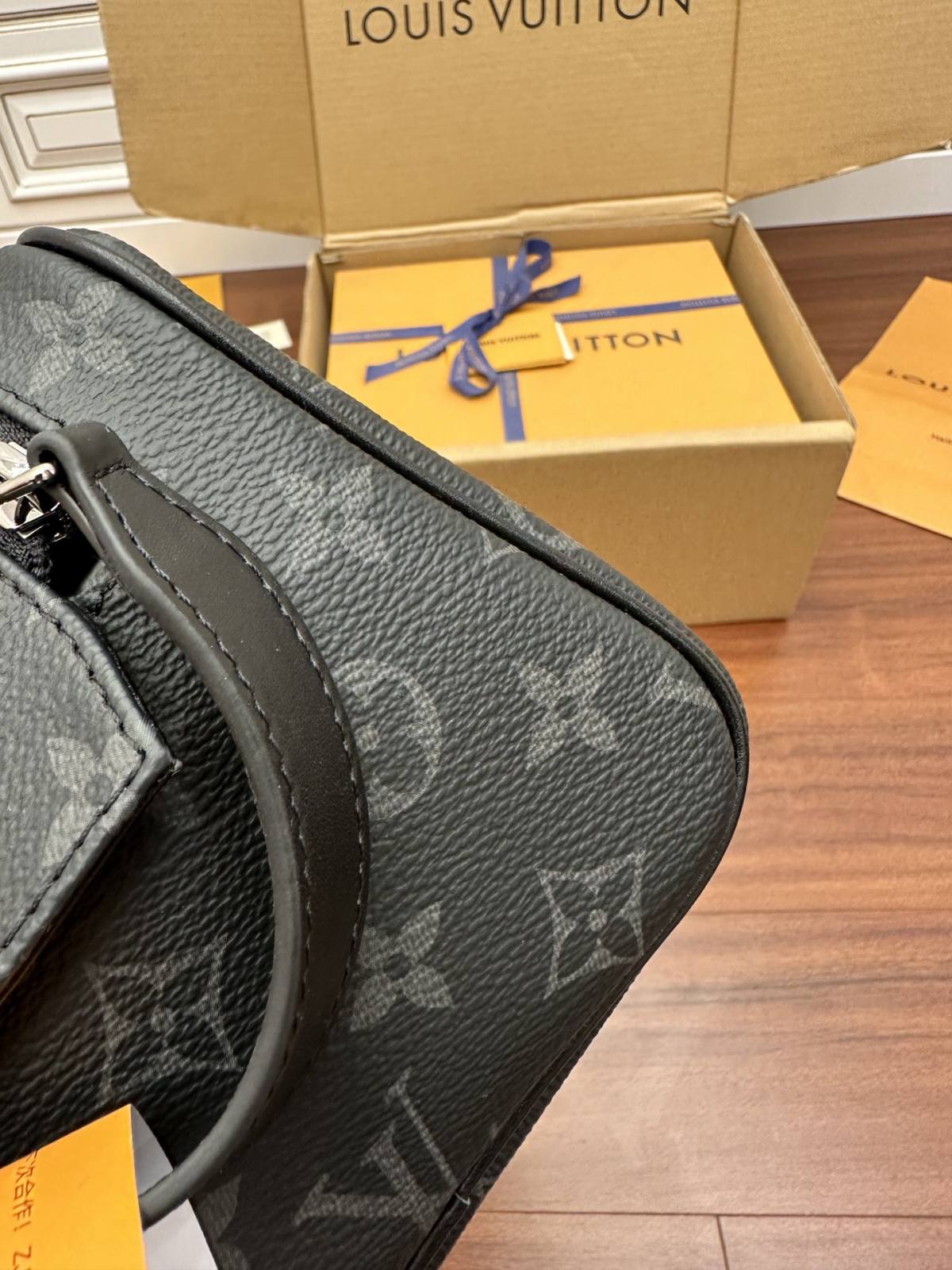 Ellebag Factory Replication Technique – Louis Vuitton DOPP KIT Toiletry Bag (M46354)-Legjobb minőségű hamis Louis Vuitton táska online áruház, replika designer táska ru