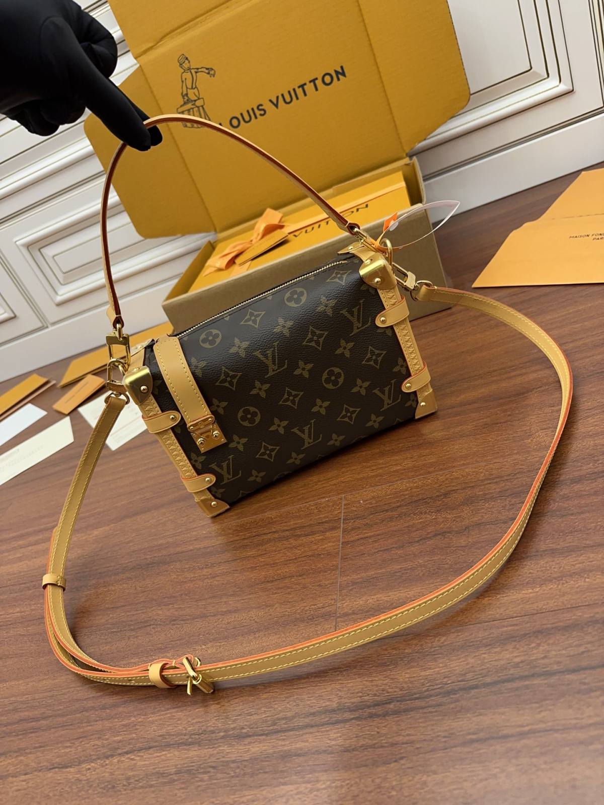 Ellebag Factory Replication Technique – Louis Vuitton SIDE TRUNK Handbag (M46358)-בעסטער קוואַליטעט שווינדל לוי ווויטטאָן באַג אָנליין קראָם, רעפּליקע דיזיינער זעקל רו