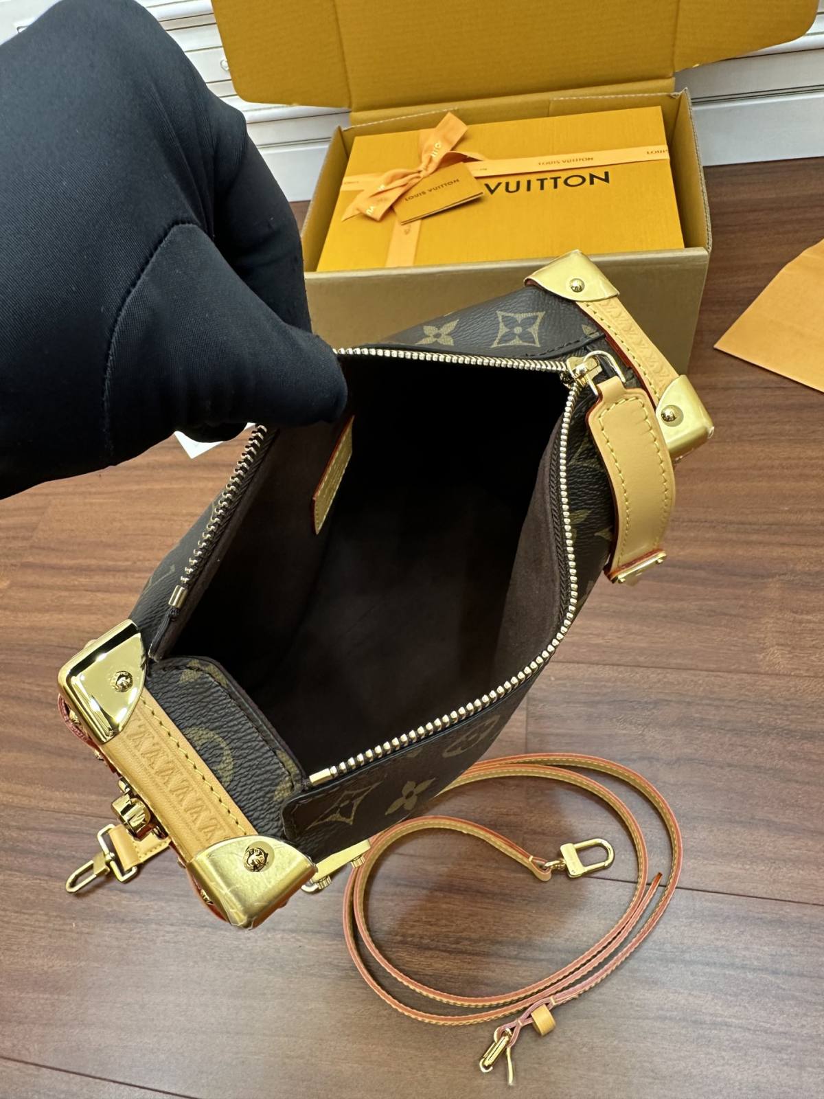 Ellebag Factory Replication Technique – Louis Vuitton SIDE TRUNK Handbag (M46358)-Beste kwaliteit nep Louis Vuitton tas online winkel, replica designer tas ru