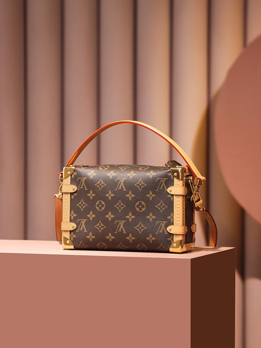 Ellebag Factory Replication Technique – Louis Vuitton SIDE TRUNK Handbag (M46358)-En İyi Kalite Sahte Louis Vuitton Çanta Online Mağazası, Çoğaltma tasarımcı çanta ru