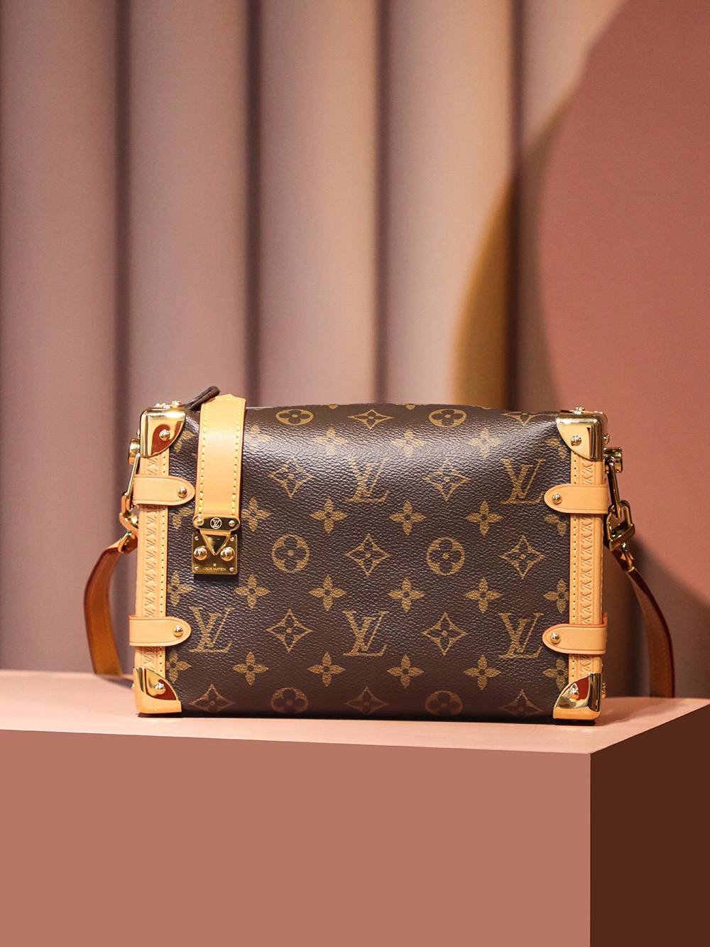 Ellebag Factory Replication Technique – Louis Vuitton SIDE TRUNK Handbag (M46358)-En İyi Kalite Sahte Louis Vuitton Çanta Online Mağazası, Çoğaltma tasarımcı çanta ru