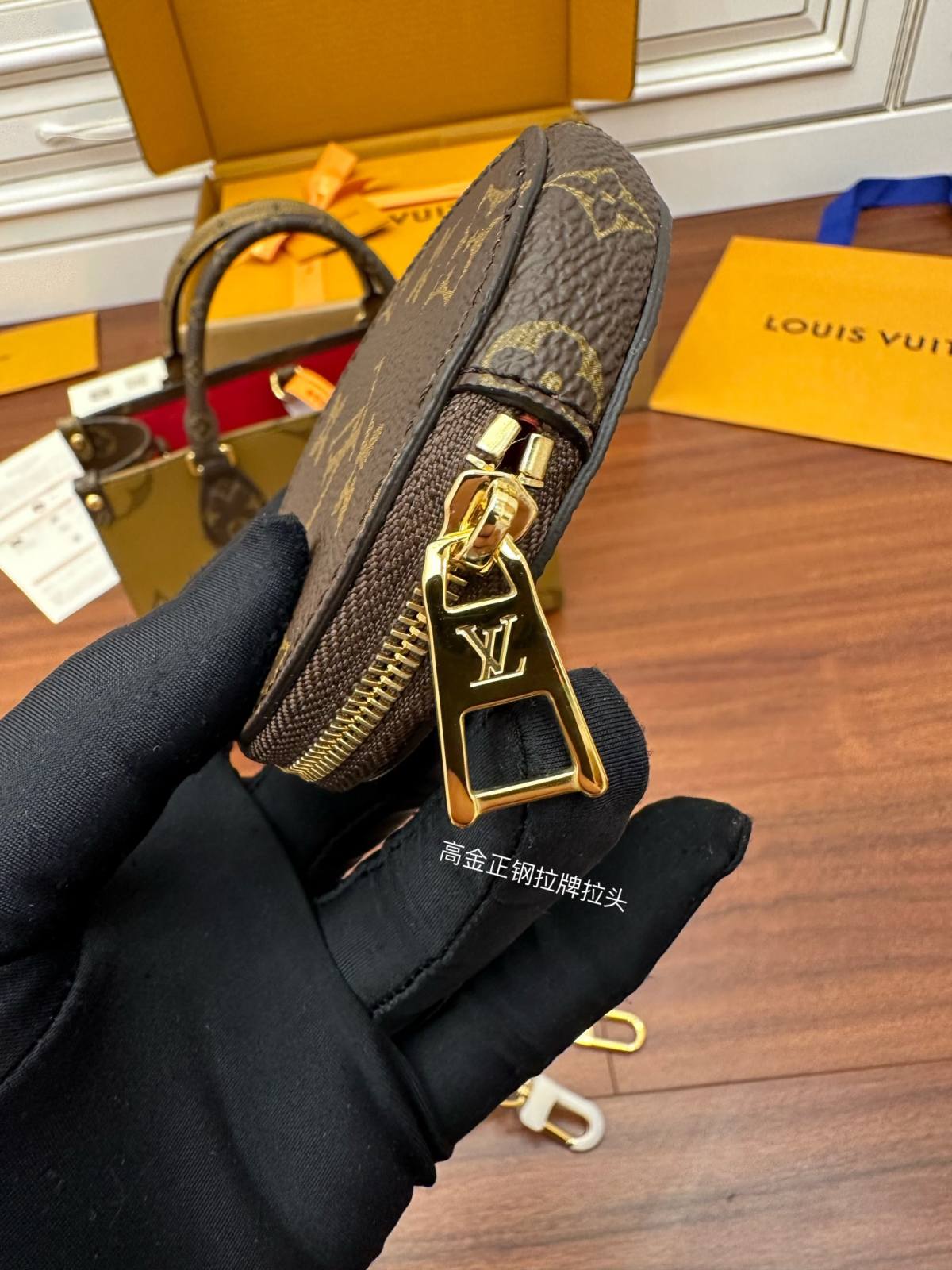 Ellebag Factory Replication Technique – Louis Vuitton ONTHEGO Small Handbag (M46373)-ʻOi aku ka maikaʻi o ka ʻeke Louis Vuitton ʻeke hoʻopunipuni ma ka hale kūʻai pūnaewele, ʻeke hoʻolālā kope ru