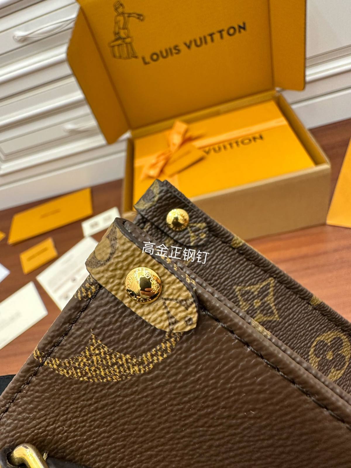 Ellebag Factory Replication Technique – Louis Vuitton ONTHEGO Small Handbag (M46373)-Labākās kvalitātes viltotās Louis Vuitton somas tiešsaistes veikals, dizaineru somas kopija ru