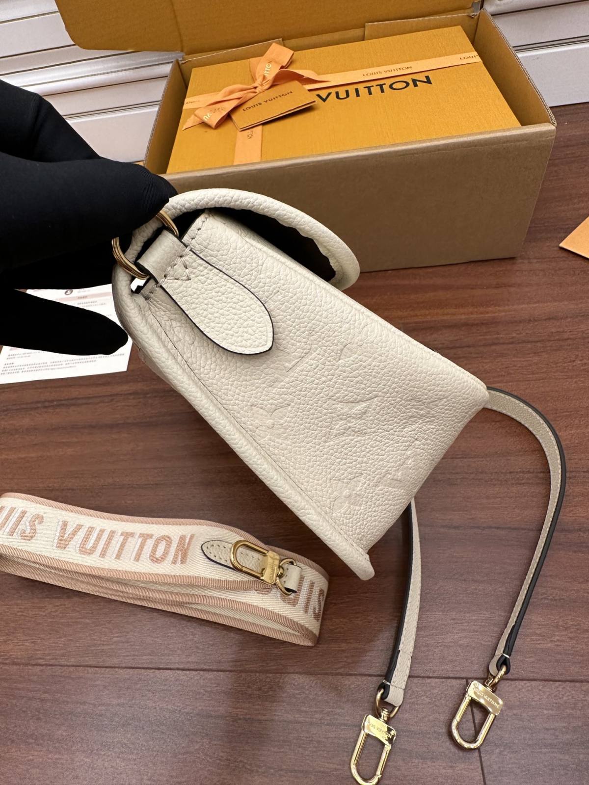 Ellebag Factory Replication Technique – Louis Vuitton DIANE Handbag (M46388)-Botiga en línia de bosses falses de Louis Vuitton de millor qualitat, rèplica de bosses de disseny ru