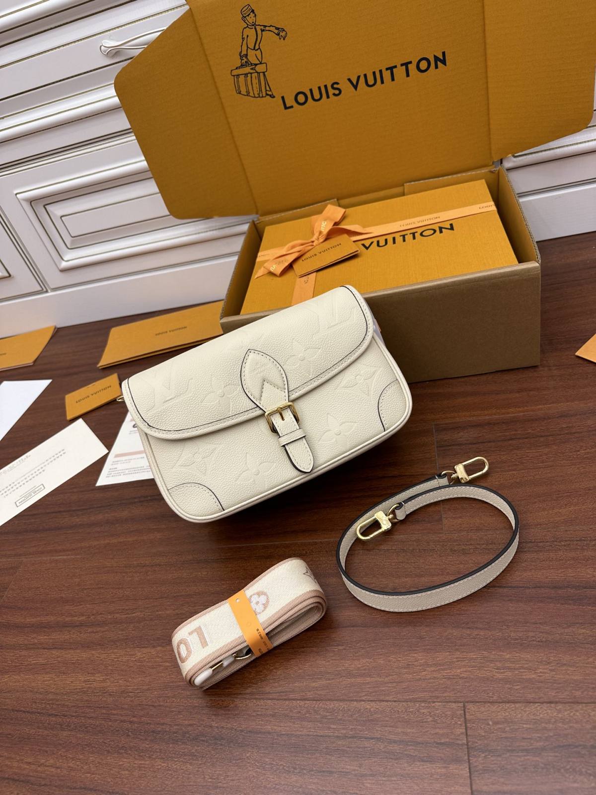 Ellebag Factory Replication Technique – Louis Vuitton DIANE Handbag (M46388)-최고의 품질 가짜 루이비통 가방 온라인 스토어, 복제 디자이너 가방 ru