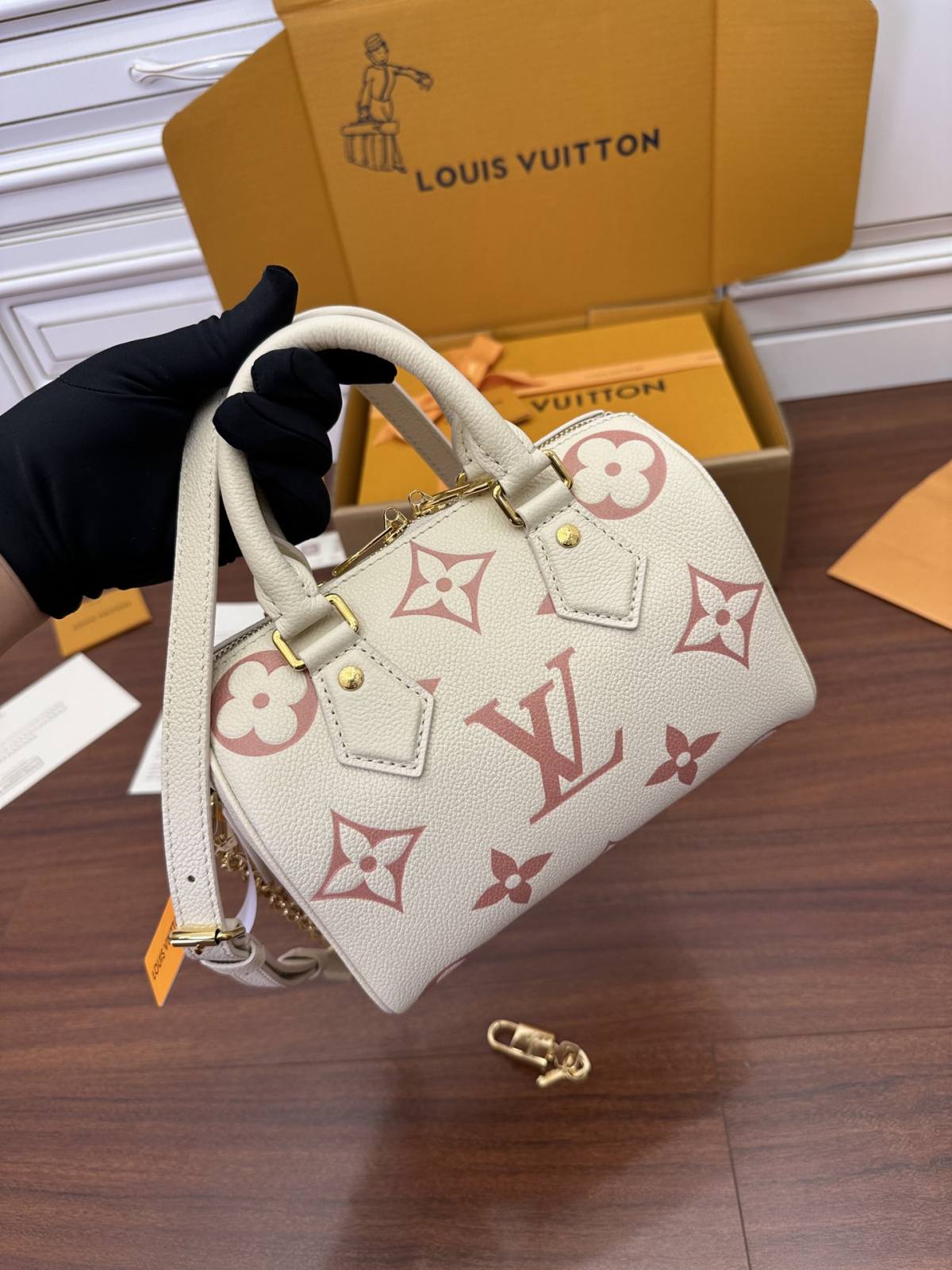 Ellebag Factory Replication Technique – Louis Vuitton SPEEDY BANDOULIÈRE 20 (M46397)-Best Quality Replica designer Bag factory in China