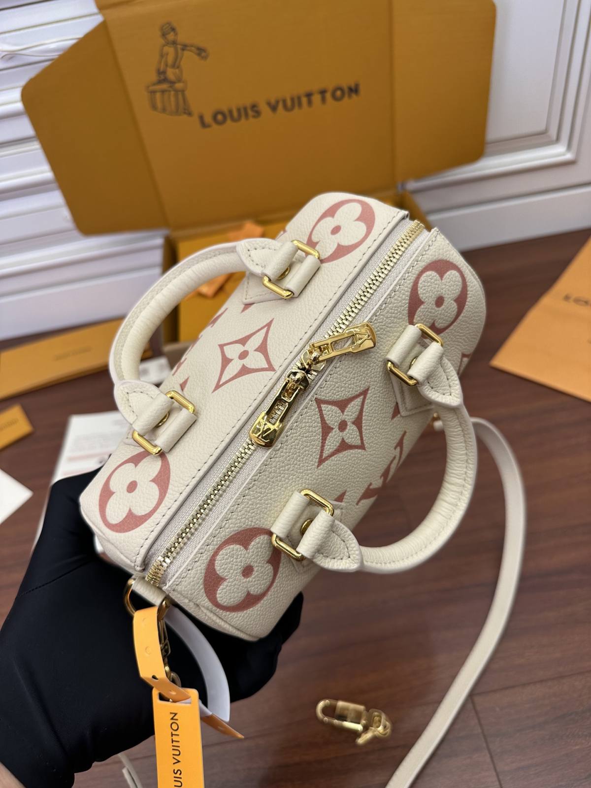 Ellebag Factory Replication Technique – Louis Vuitton SPEEDY BANDOULIÈRE 20 (M46397)-בעסטער קוואַליטעט שווינדל לוי ווויטטאָן באַג אָנליין קראָם, רעפּליקע דיזיינער זעקל רו