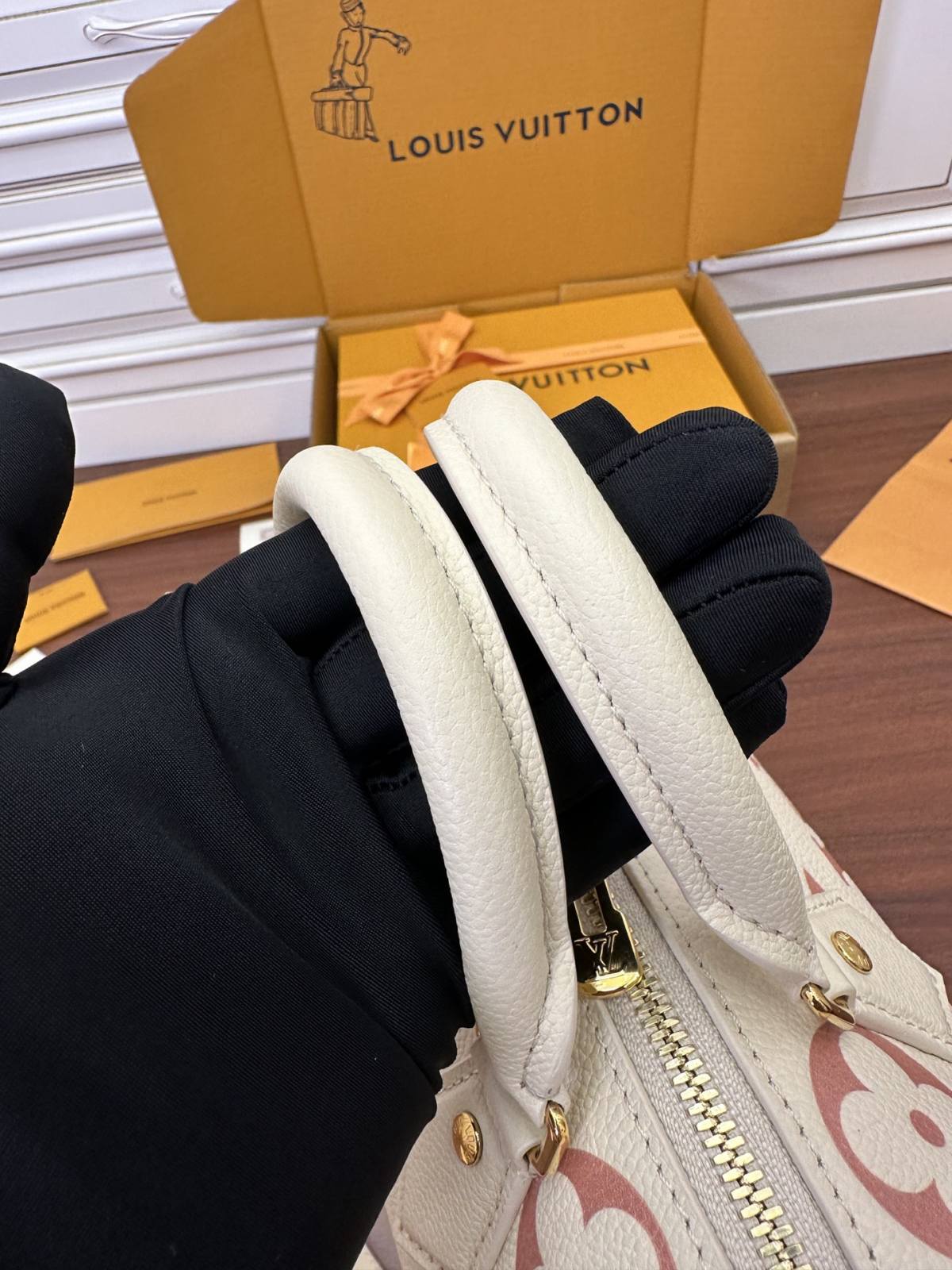 Ellebag Factory Replication Technique – Louis Vuitton SPEEDY BANDOULIÈRE 20 (M46397)-Umgangatho ogqwesileyo woMgangatho weFake weLouis Vuitton kwiVenkile ye-Intanethi, ibhegi yomyili weReplica ru