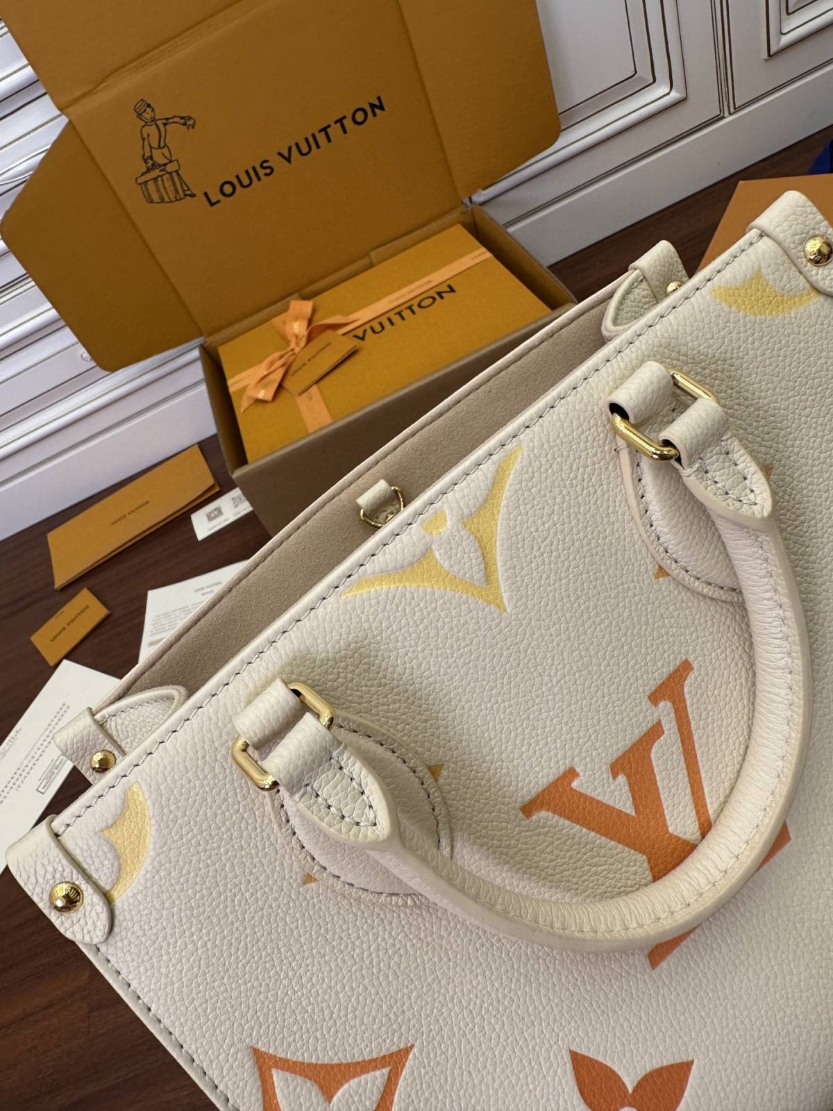 Ellebag Factory Replication Technique – Louis Vuitton ONTHEGO Small Handbag (M46513)-Bästa kvalitet Fake Louis Vuitton Bag Online Store, Replica designer bag ru