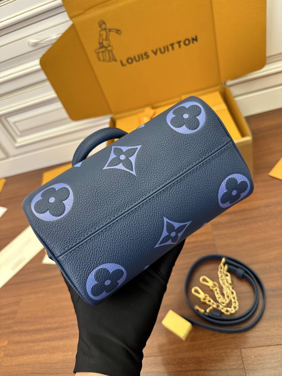 Ellebag Factory Replication Technique – Louis Vuitton SPEEDY BANDOULIÈRE 20 (M46517)-Best Quality Replica designer Bag factory in China