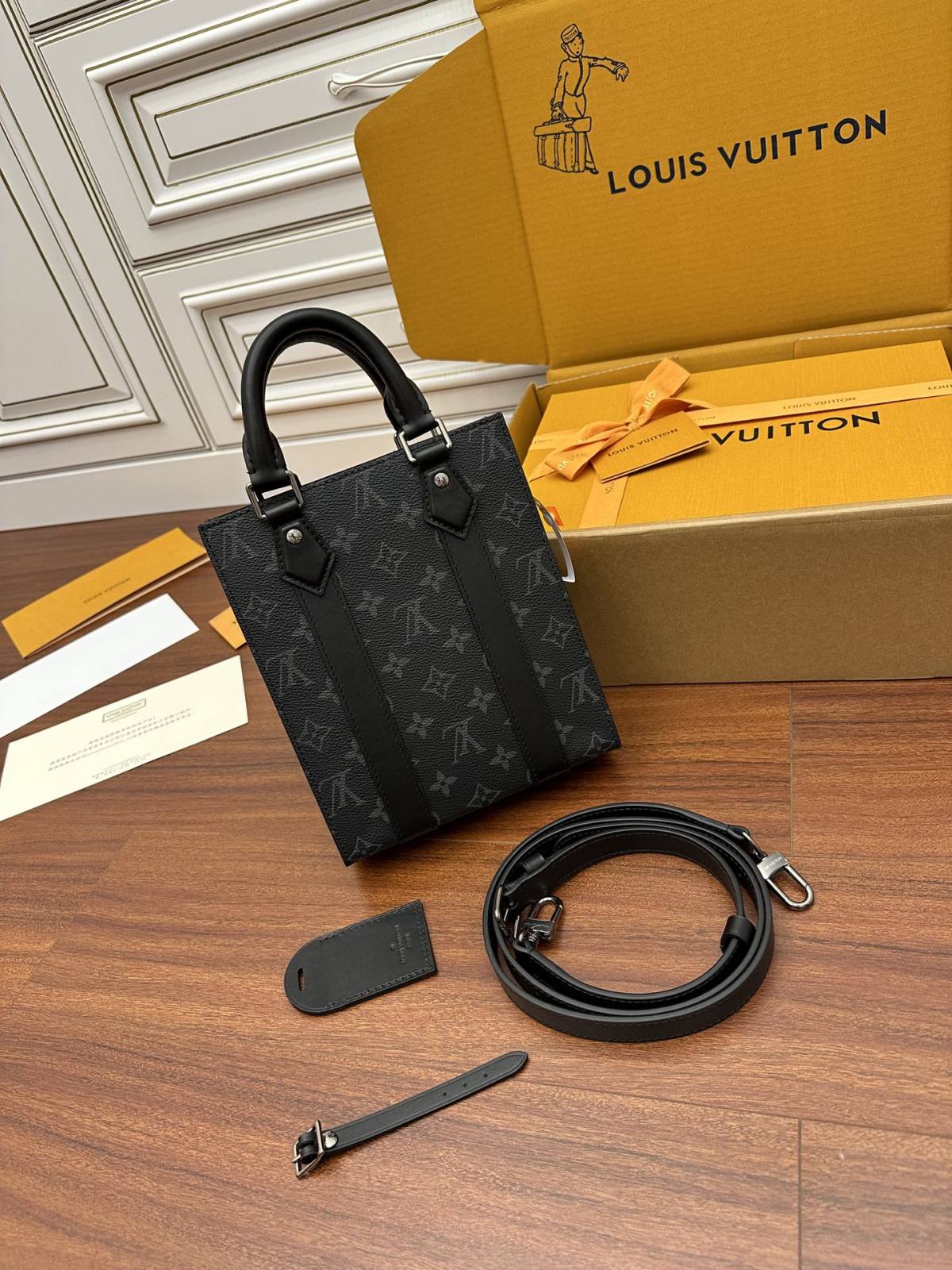 Ellebag Factory Replication Technique – Louis Vuitton Sac Plat Small (M46453)-മികച്ച ഗുണനിലവാരമുള്ള വ്യാജ ലൂയിസ് വിറ്റൺ ബാഗ് ഓൺലൈൻ സ്റ്റോർ, റെപ്ലിക്ക ഡിസൈനർ ബാഗ് ru