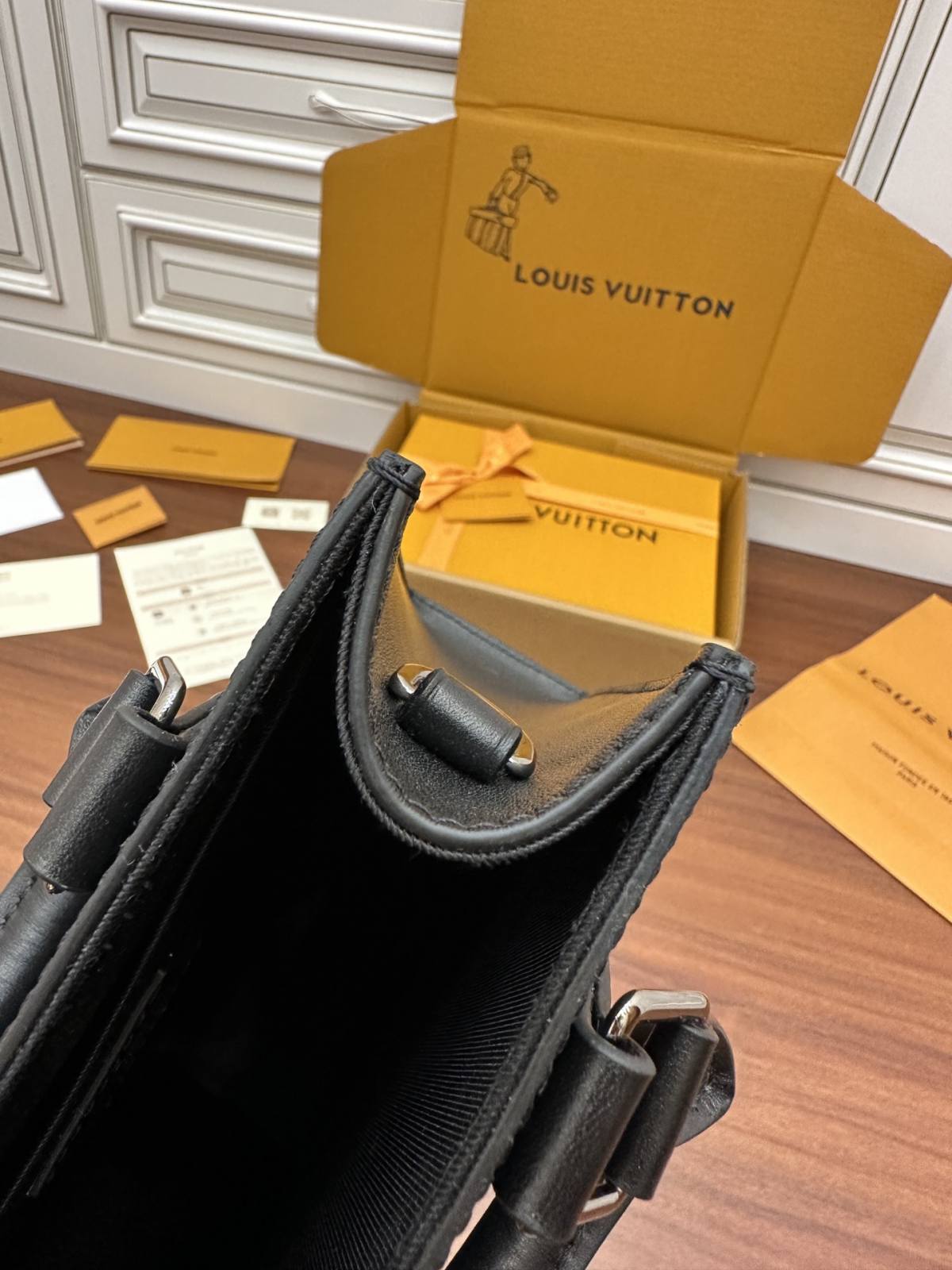 Ellebag Factory Replication Technique – Louis Vuitton Sac Plat Small (M46453)-Beste Qualität gefälschte Louis Vuitton-Taschen Online-Shop, Replik-Designer-Tasche ru