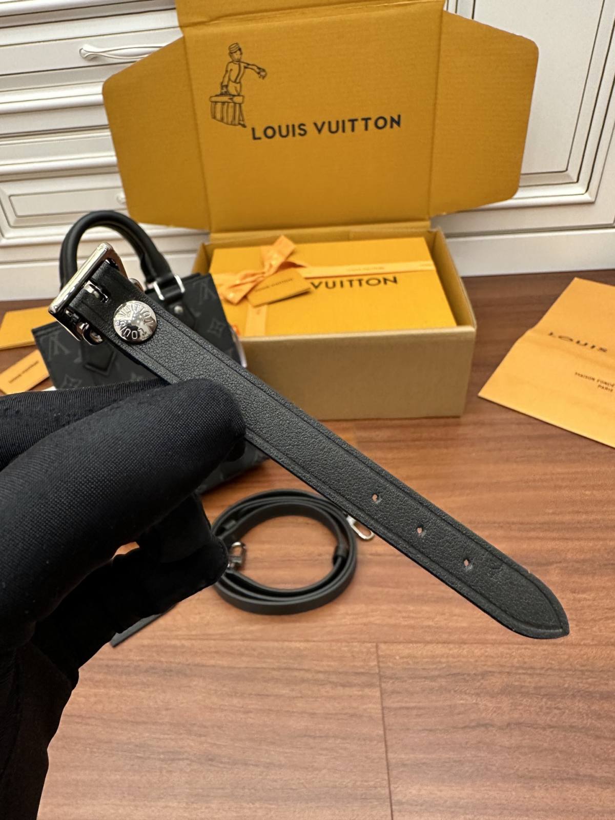 Ellebag Factory Replication Technique – Louis Vuitton Sac Plat Small (M46453)-Beste Qualität gefälschte Louis Vuitton-Taschen Online-Shop, Replik-Designer-Tasche ru