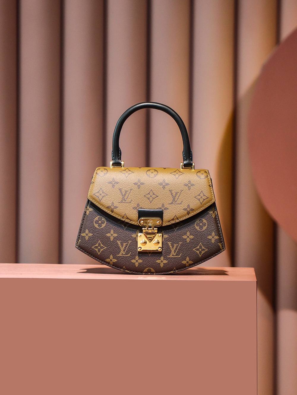 Ellebag Factory Replication Technique – Louis Vuitton Tilsitt Handbag (M46548)-最好的質量假路易威登包網上商店，複製設計師包 ru