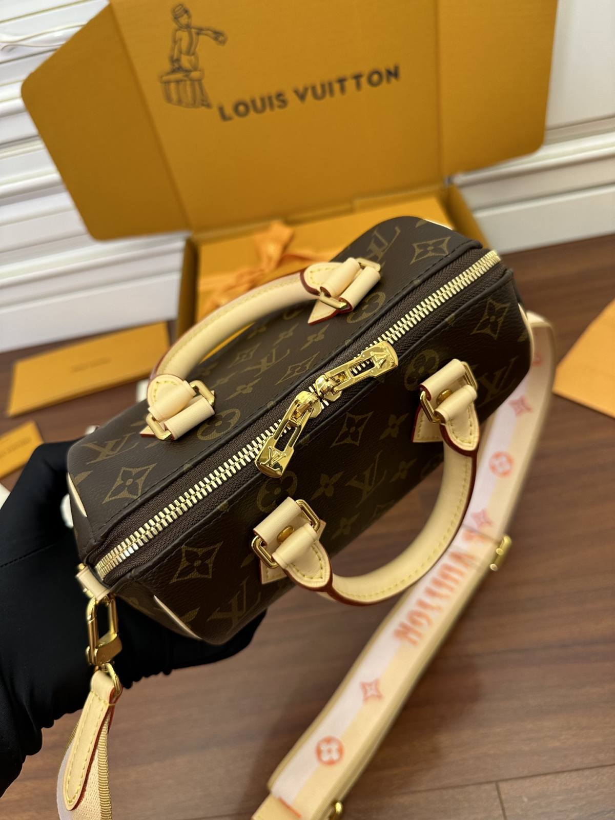 Ellebag Factory Replication Technique – Louis Vuitton SPEEDY BANDOULIÈRE 20 Handbag (M46594)-Best Quality Replica designer Bag factory in China