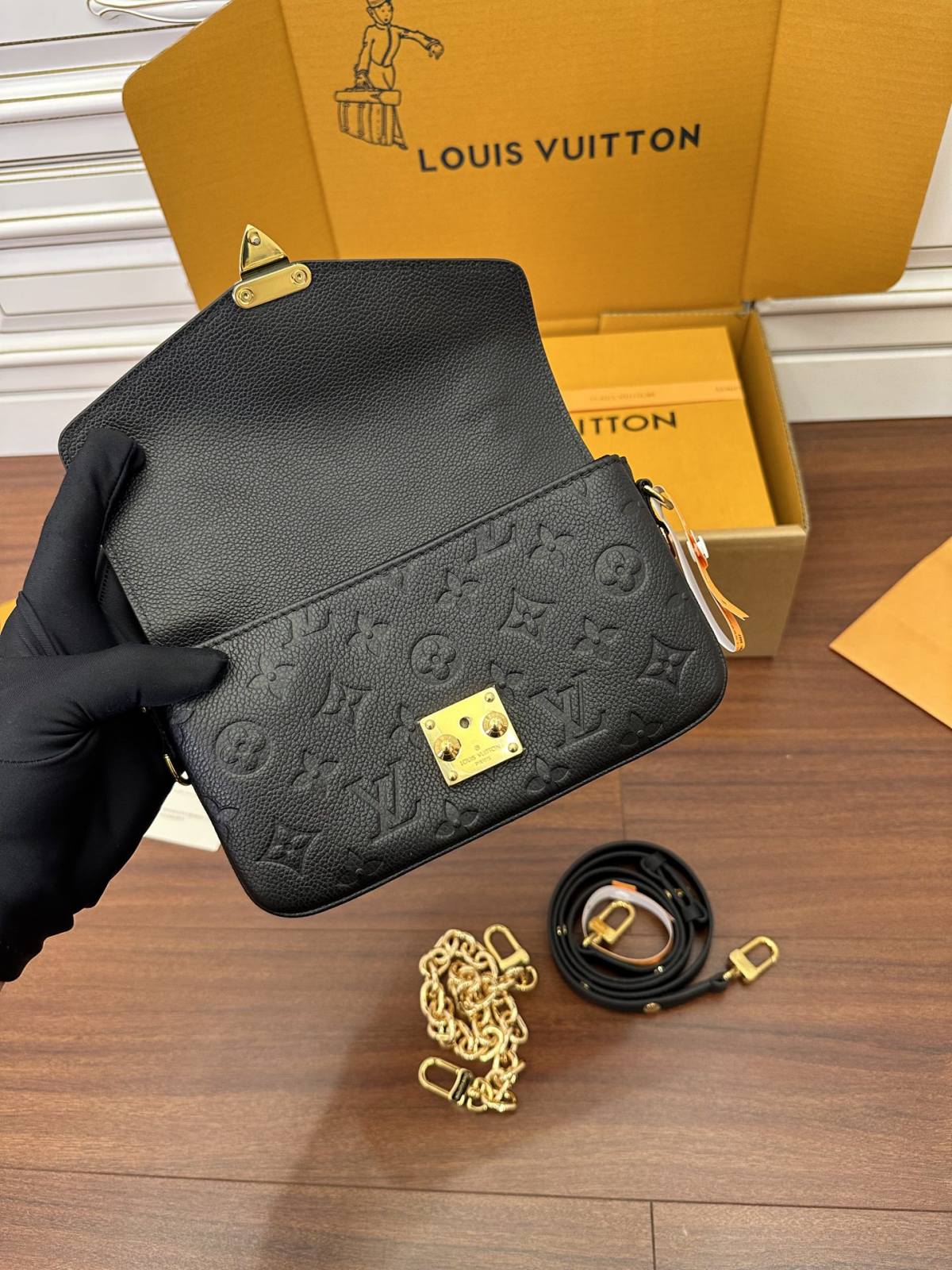 Ellebag Factory Replication Technique – Louis Vuitton Pochette Métis Metis East West Handbag in Black Full Leather (M46595)-Kedai Dalam Talian Beg Louis Vuitton Palsu Kualiti Terbaik, Beg reka bentuk replika ru