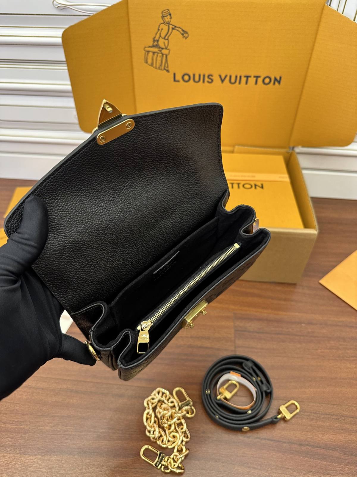 Ellebag Factory Replication Technique – Louis Vuitton Pochette Métis Metis East West Handbag in Black Full Leather (M46595)-Beste Qualität gefälschte Louis Vuitton-Taschen Online-Shop, Replik-Designer-Tasche ru