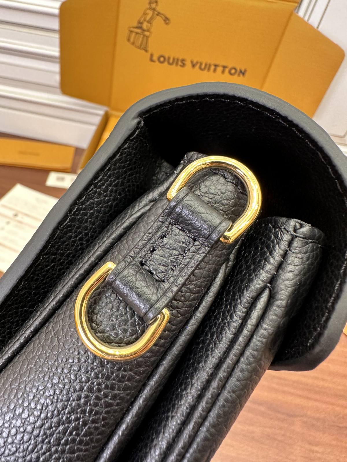 Ellebag Factory Replication Technique – Louis Vuitton Pochette Métis Metis East West Handbag in Black Full Leather (M46595)-Tienda en línea de bolsos Louis Vuitton falsos de la mejor calidad, réplica de bolsos de diseño ru