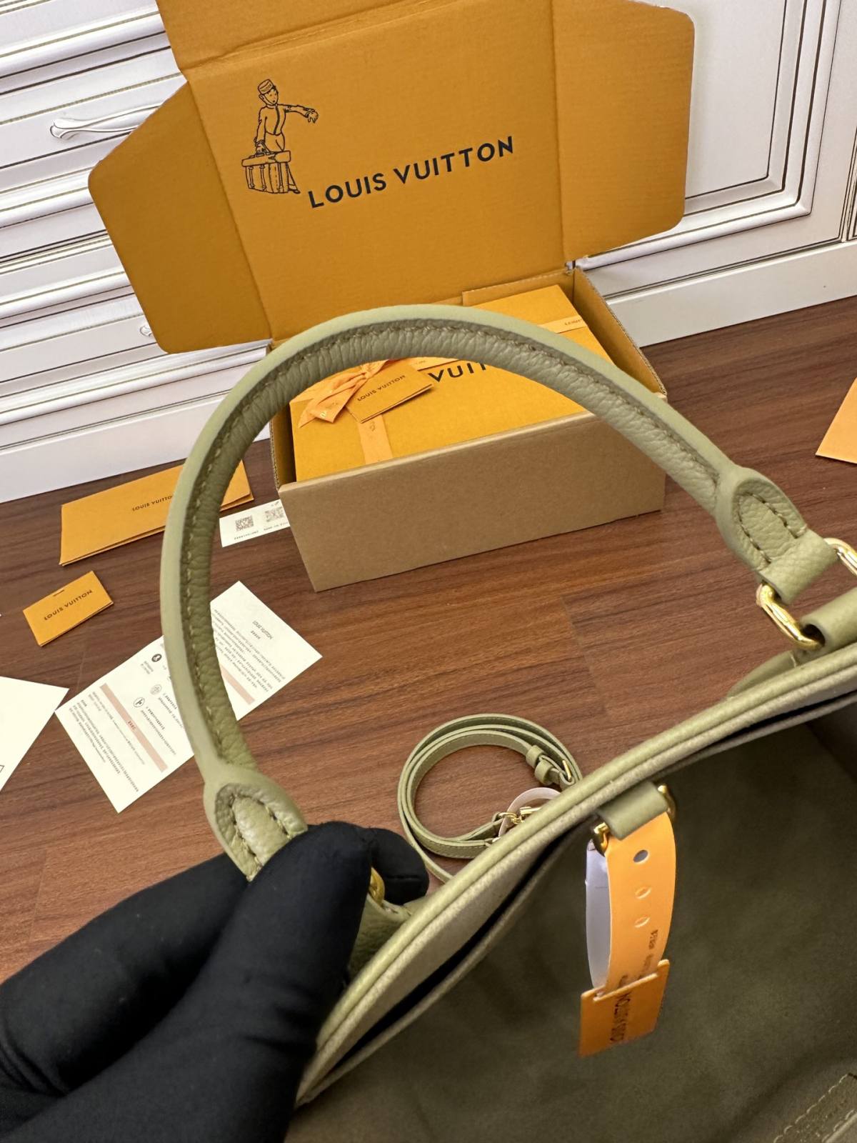 Ellebag Factory Replication Technique for Louis Vuitton Onthego M46647 Green Giant Monogram Full Leather-بہترین معیار کا جعلی لوئس ووٹن بیگ آن لائن اسٹور، ریپلیکا ڈیزائنر بیگ آر یو