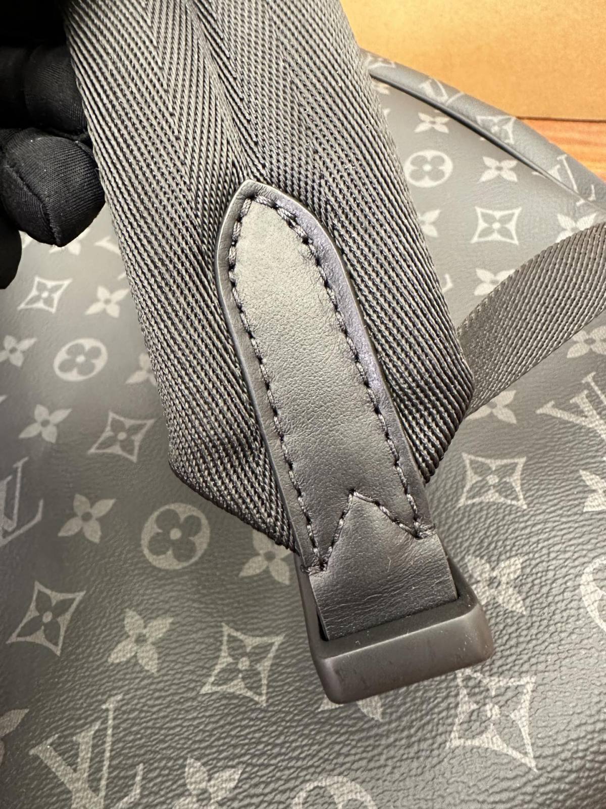 Ellebag Factory Replication Technique for Louis Vuitton Montsouris Backpack in Monogram Eclipse Black (M46683)-Botiga en línia de bosses falses de Louis Vuitton de millor qualitat, rèplica de bosses de disseny ru