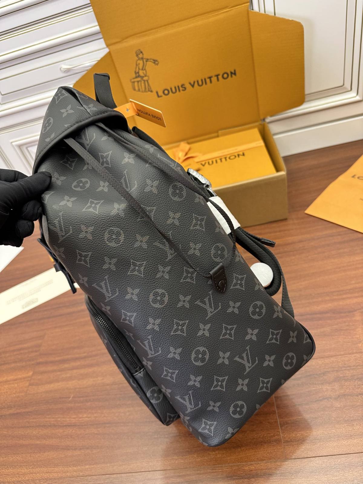 Ellebag Factory Replication Technique for Louis Vuitton Montsouris Backpack in Monogram Eclipse Black (M46683)-最高品質の偽のルイヴィトンバッグオンラインストア、レプリカデザイナーバッグru