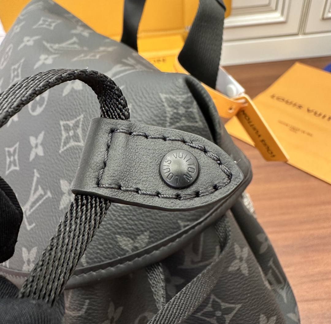 Ellebag Factory Replication Technique for Louis Vuitton Montsouris Backpack in Monogram Eclipse Black (M46683)-Molemo ka ho Fetisisa Lebenkele la Lebenkele la Marang-rang la Fake Louis Vuitton, Replica designer bag ru