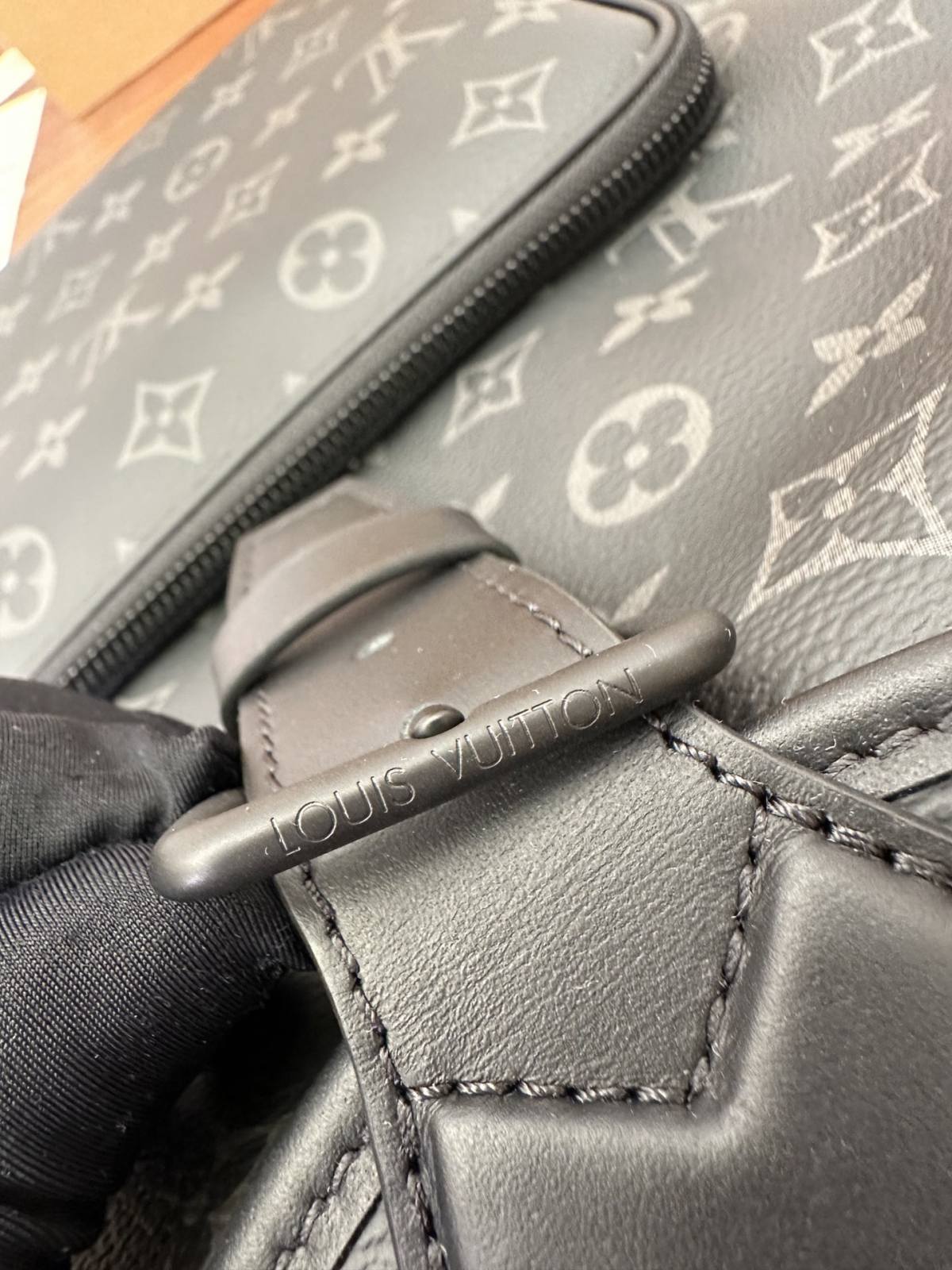 Ellebag Factory Replication Technique for Louis Vuitton Montsouris Backpack in Monogram Eclipse Black (M46683)-Kedai Dalam Talian Beg Louis Vuitton Palsu Kualiti Terbaik, Beg reka bentuk replika ru