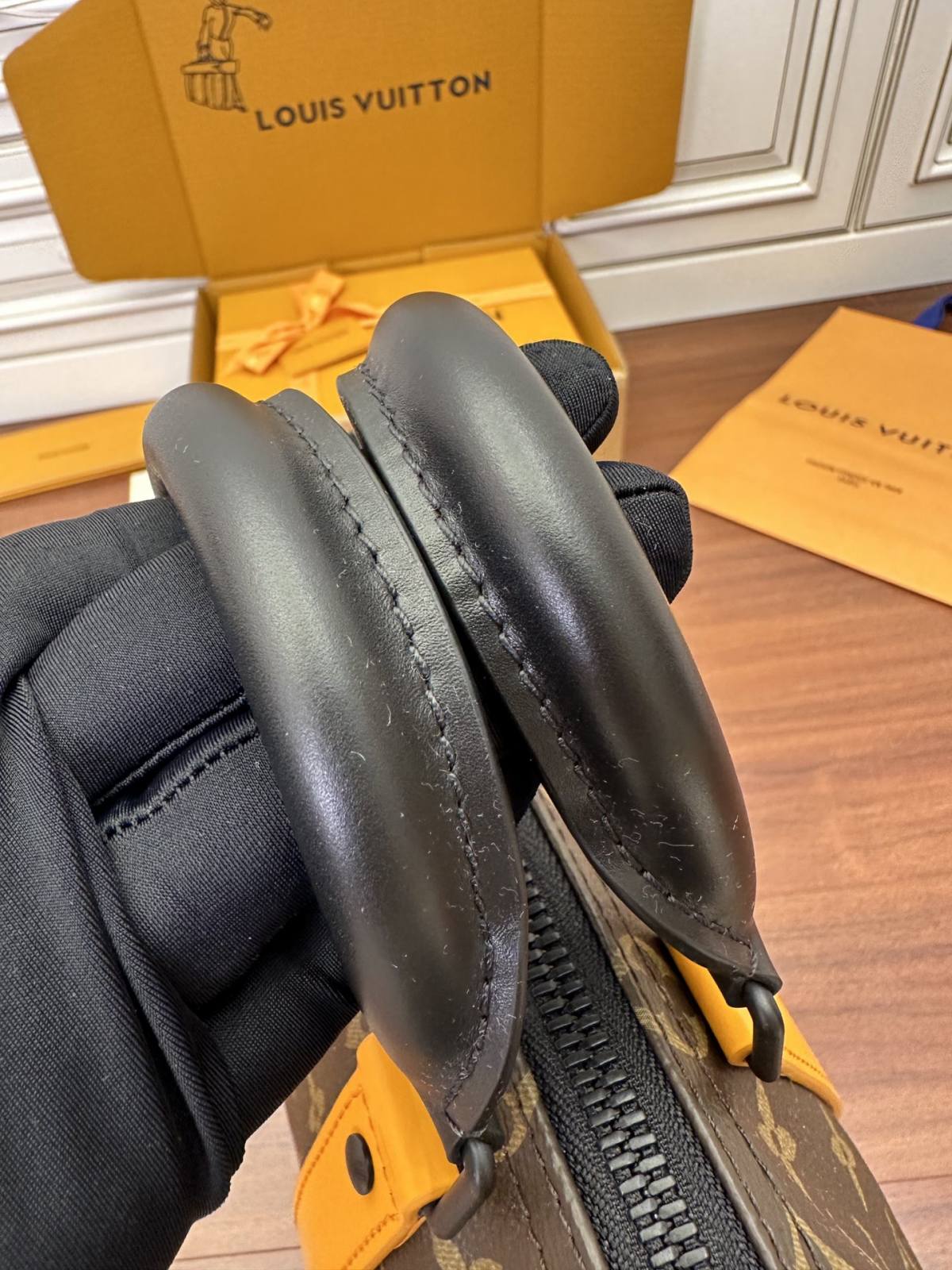 Ellebag Factory Replication Technique for Louis Vuitton Yellow Leather Keepall 25 Handbag (M46687)-最好的質量假路易威登包網上商店，複製設計師包 ru