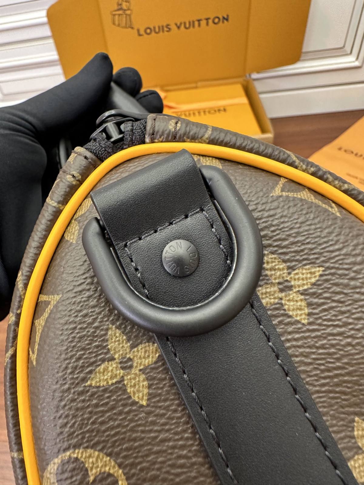 Ellebag Factory Replication Technique for Louis Vuitton Yellow Leather Keepall 25 Handbag (M46687)-Duka la Mtandaoni la Begi Bandia ya Louis Vuitton ya Ubora, Begi la wabuni wa Replica ru