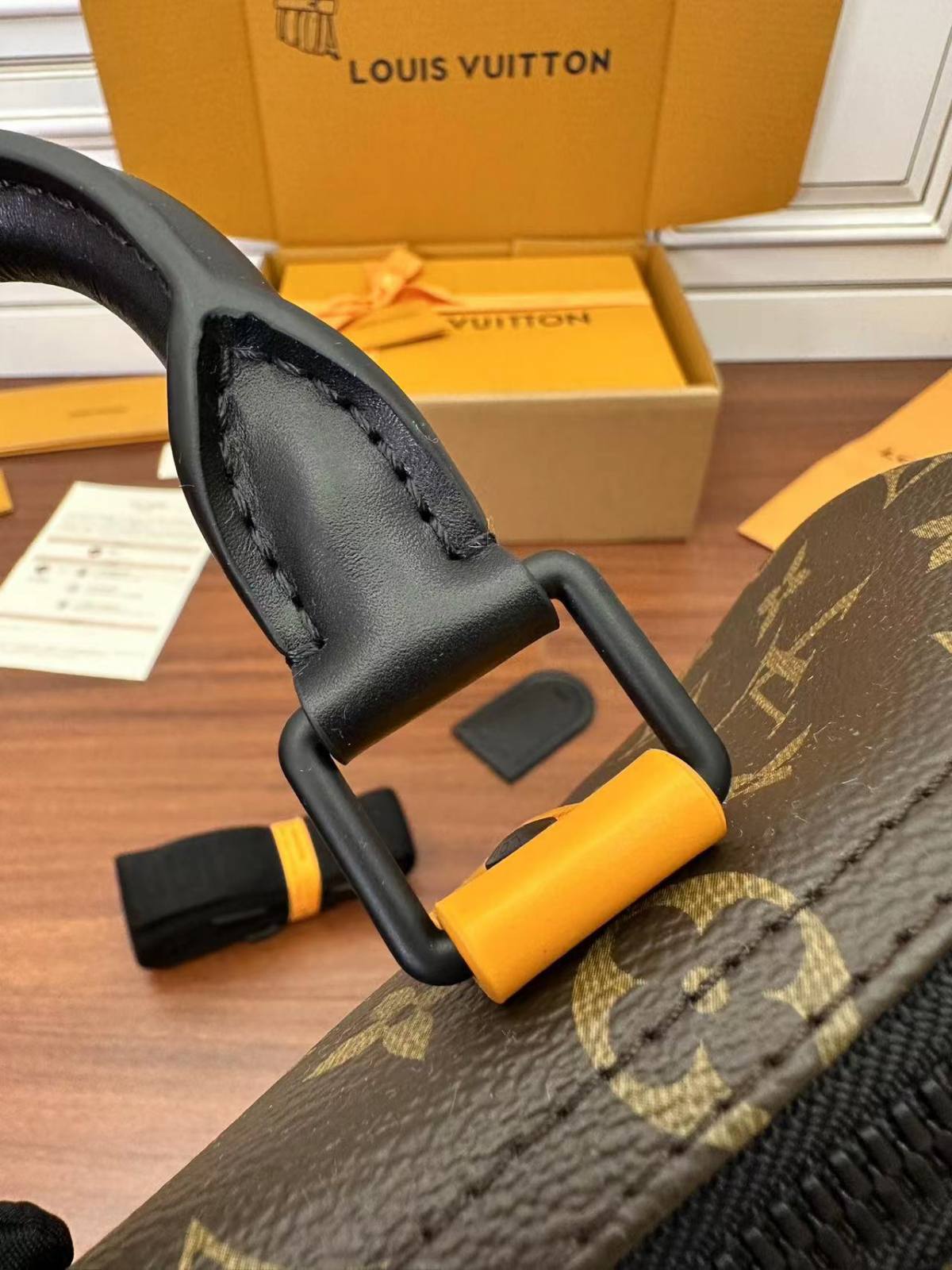 Ellebag Factory Replication Technique for Louis Vuitton Yellow Leather Keepall 25 Handbag (M46687)-最好的質量假路易威登包網上商店，複製設計師包 ru