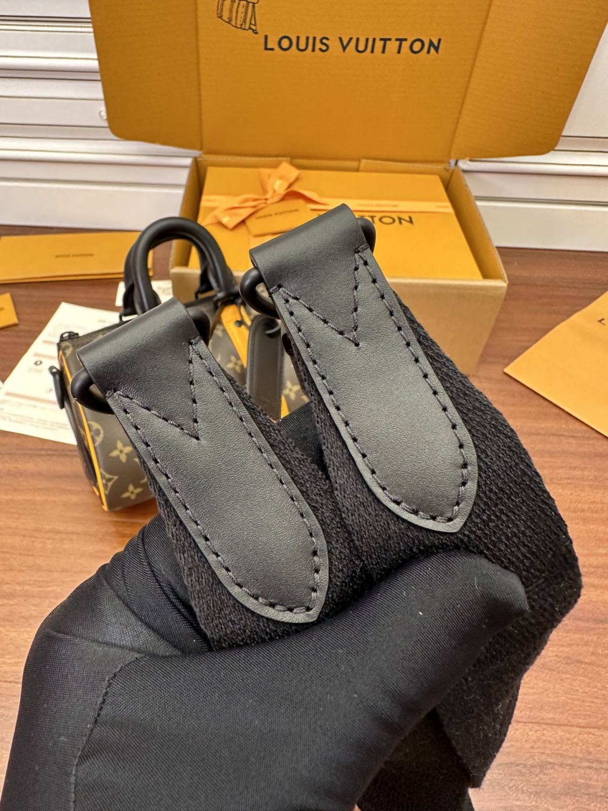 Ellebag Factory Replication Technique for Louis Vuitton Yellow Leather Keepall 25 Handbag (M46687)-最好的質量假路易威登包網上商店，複製設計師包 ru