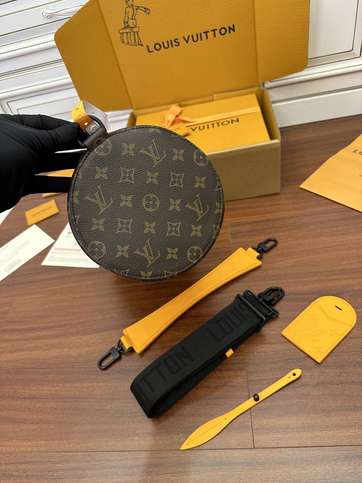 Ellebag Factory Replication Technique for Louis Vuitton Soft Polochon Handbag (M46691)-Інтэрнэт-крама падробленай сумкі Louis Vuitton лепшай якасці, рэплікі дызайнерскай сумкі ru